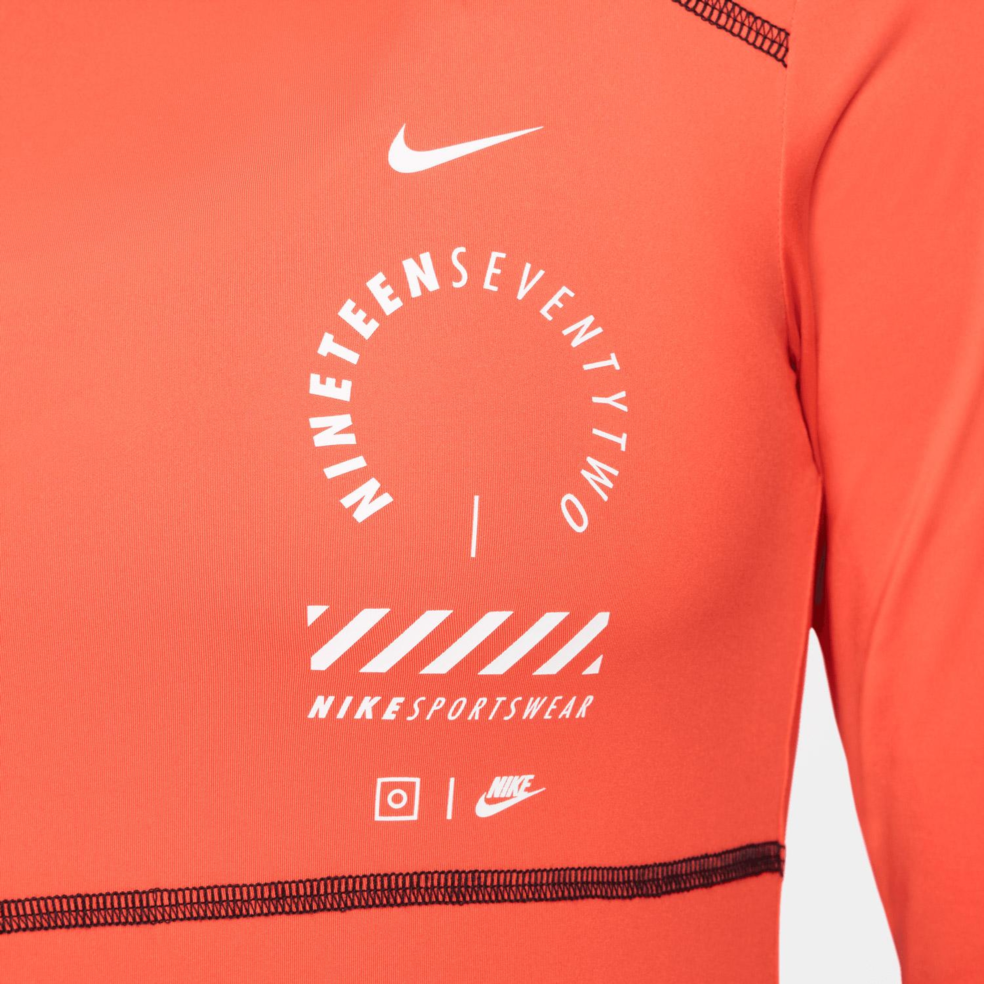Nike Sportswear Kadın Kırmızı T-Shirt