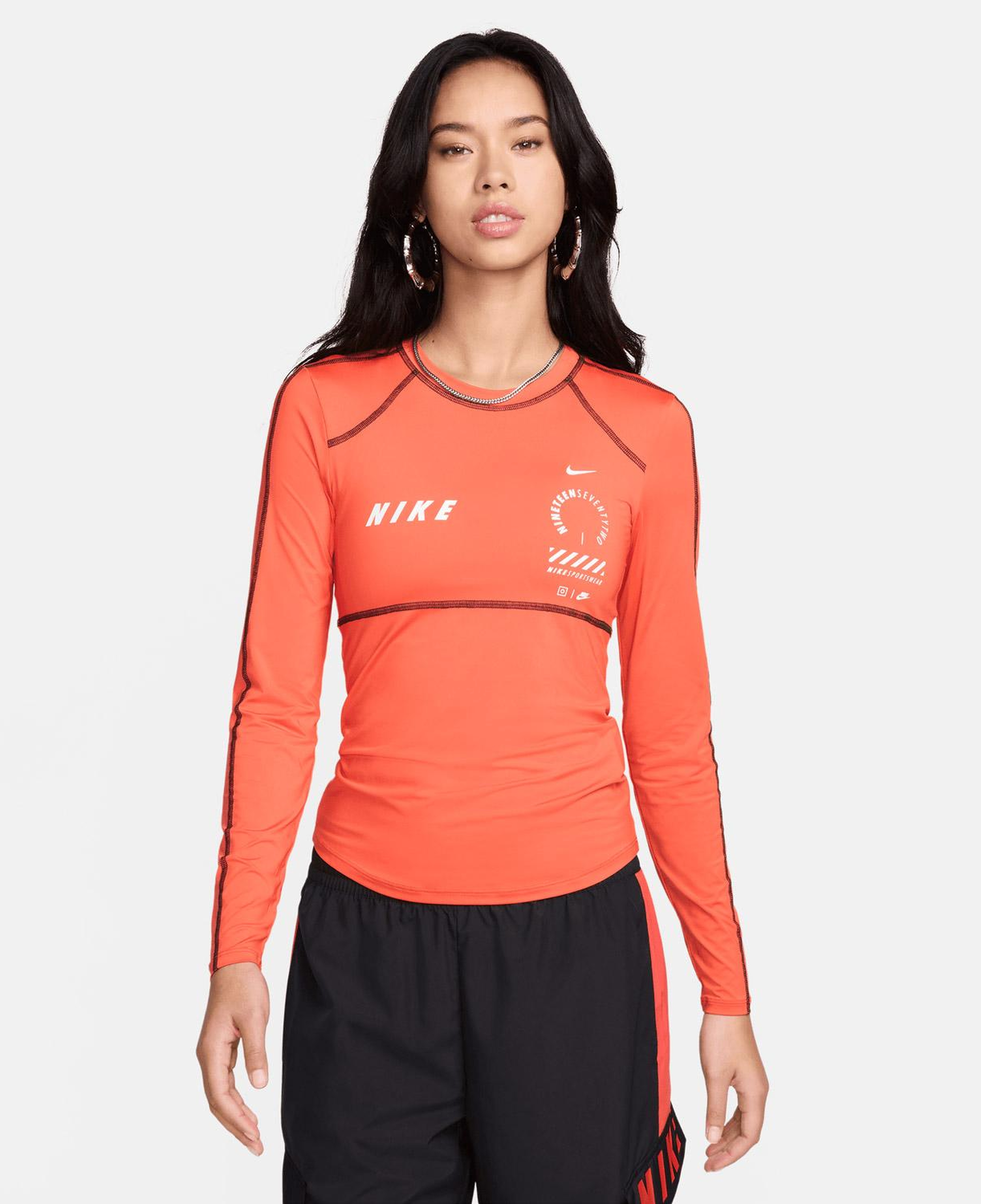 Nike Sportswear Kadın Kırmızı T-Shirt