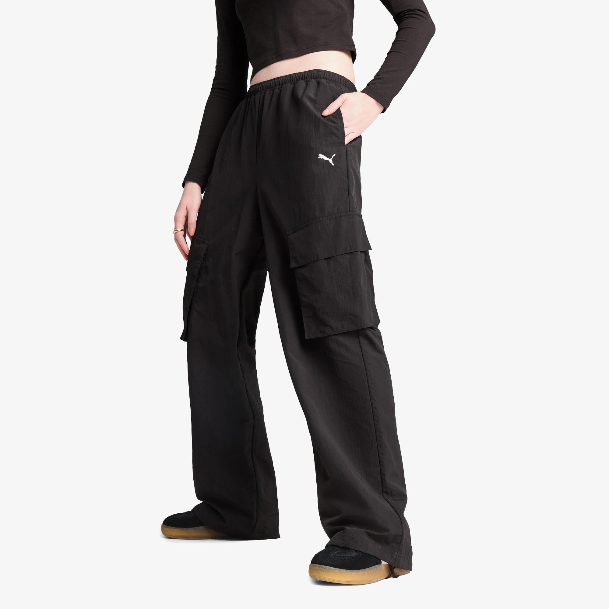 Puma Wardrobe Essentials Relaxed Kadın Siyah Eşofman Altı
