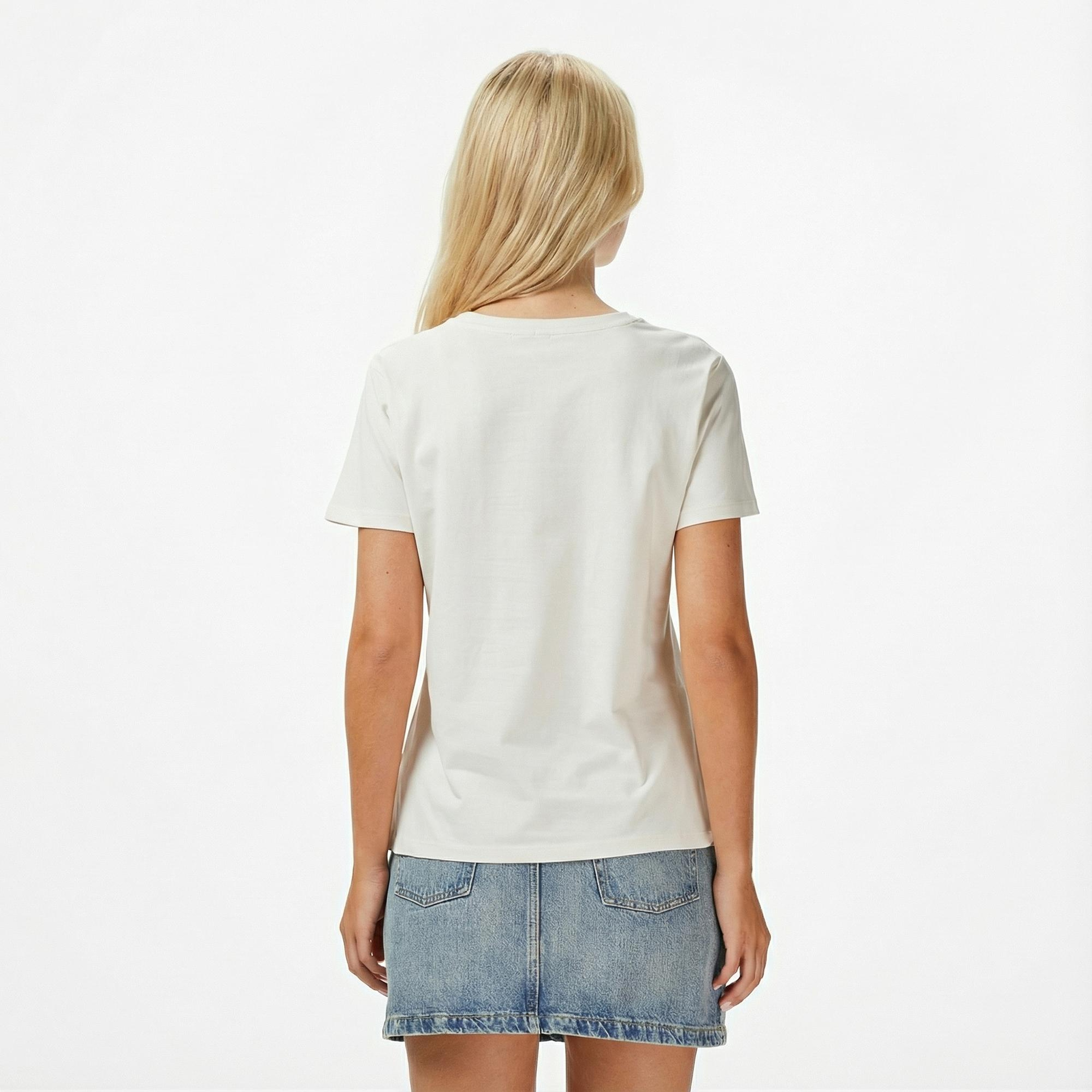 Guess Colette Oversize Fit Kadın Krem Rengi T-Shirt