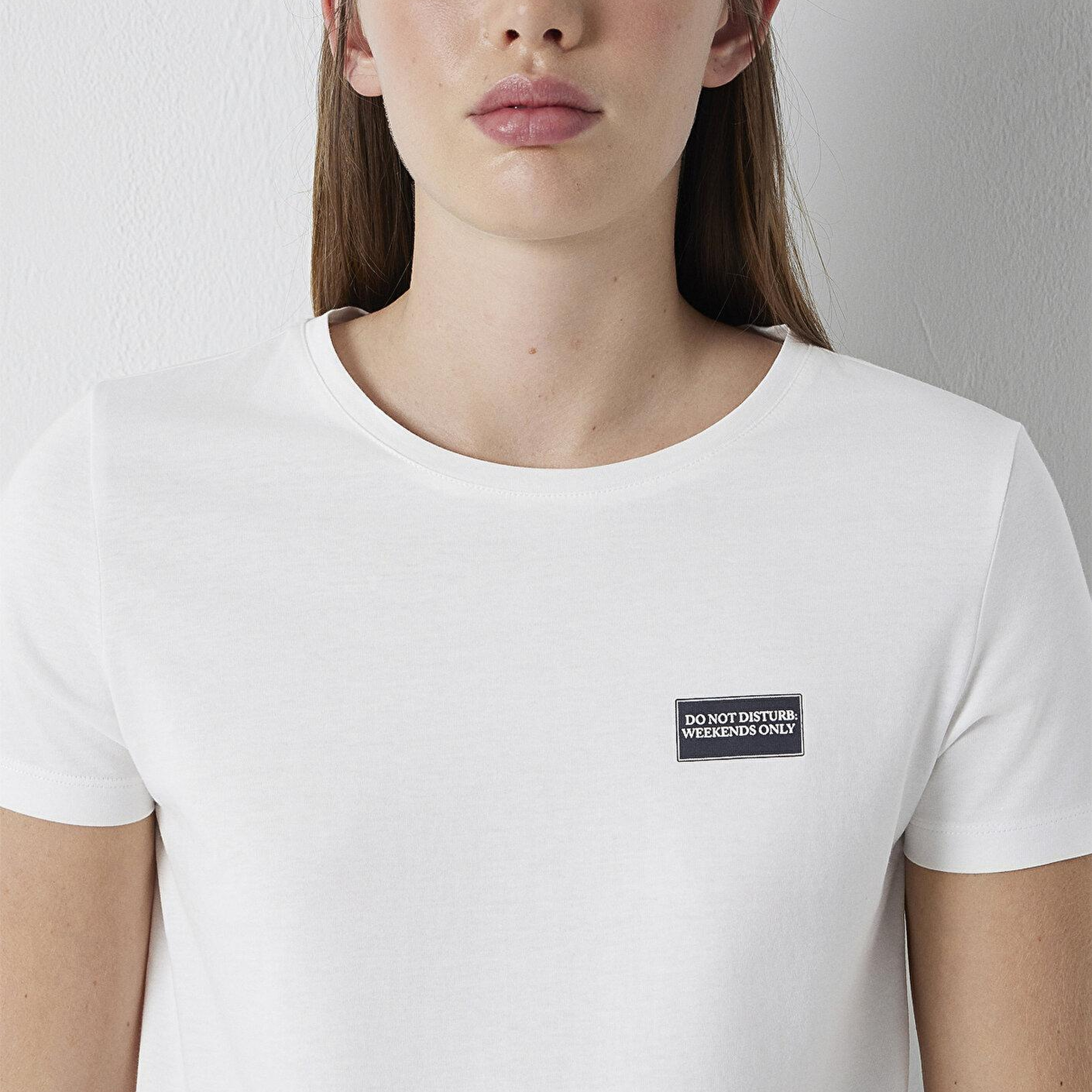 Mavi Slogan Baskılı Ekru Tişört Semi Slim Fit / Yarı Dar Kesim 1614262-70057