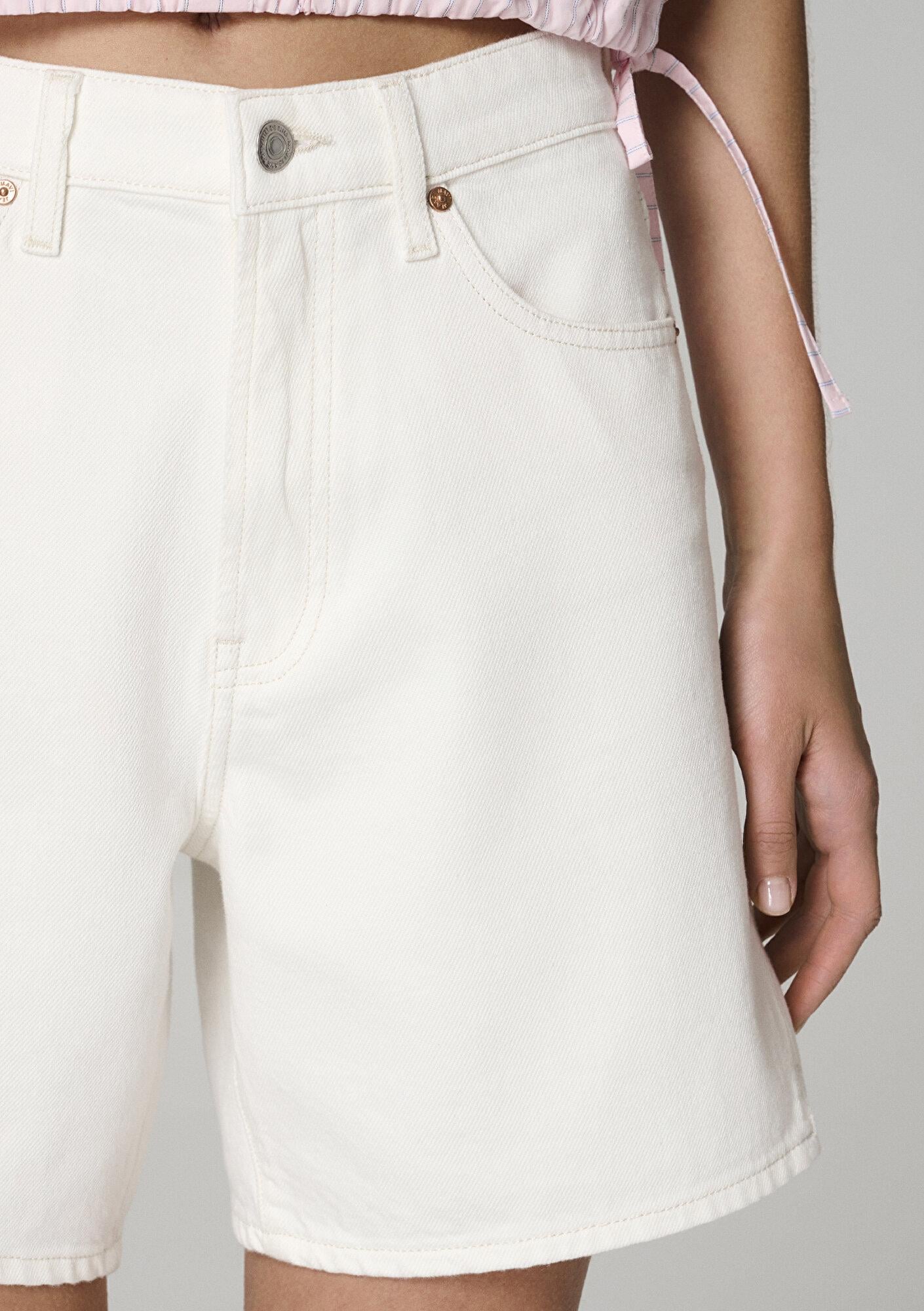 Mavi SIENA SHORT Classic Denim Kırık Beyaz Jean Şort 1421033-A3202