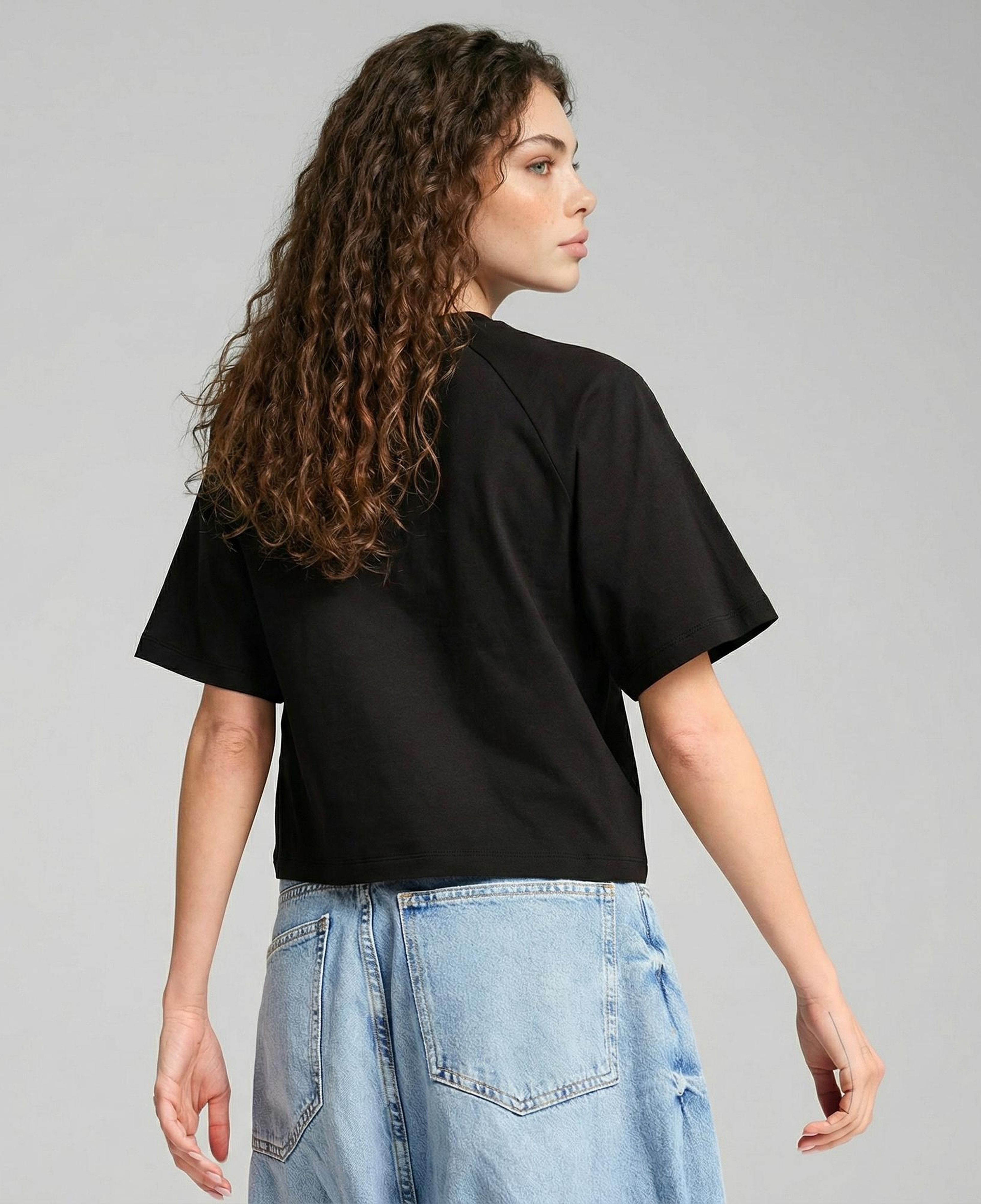 Puma Classics Relaxed Kadın Siyah T-Shirt