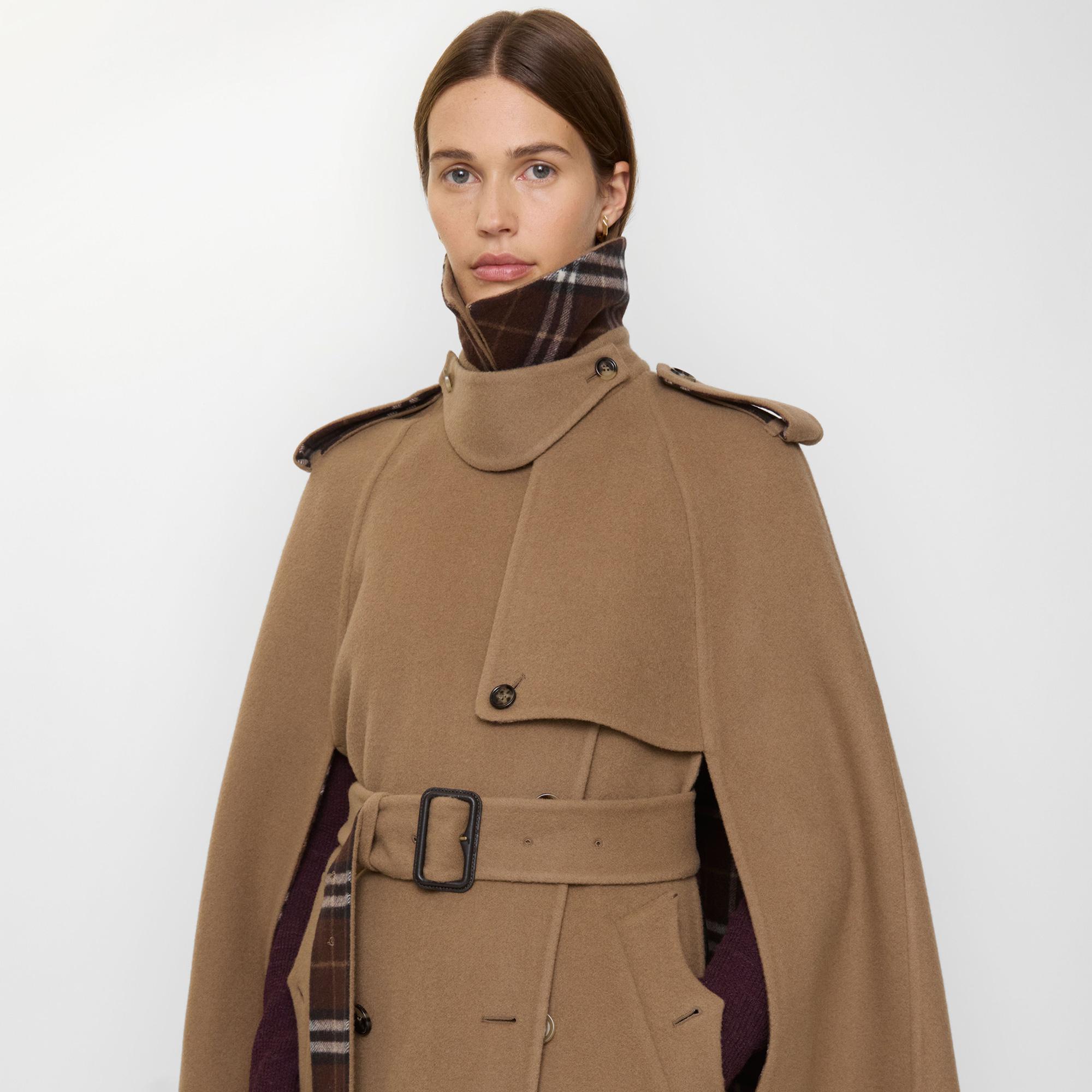 Burberry Bellemont Kadın Bej Kaban