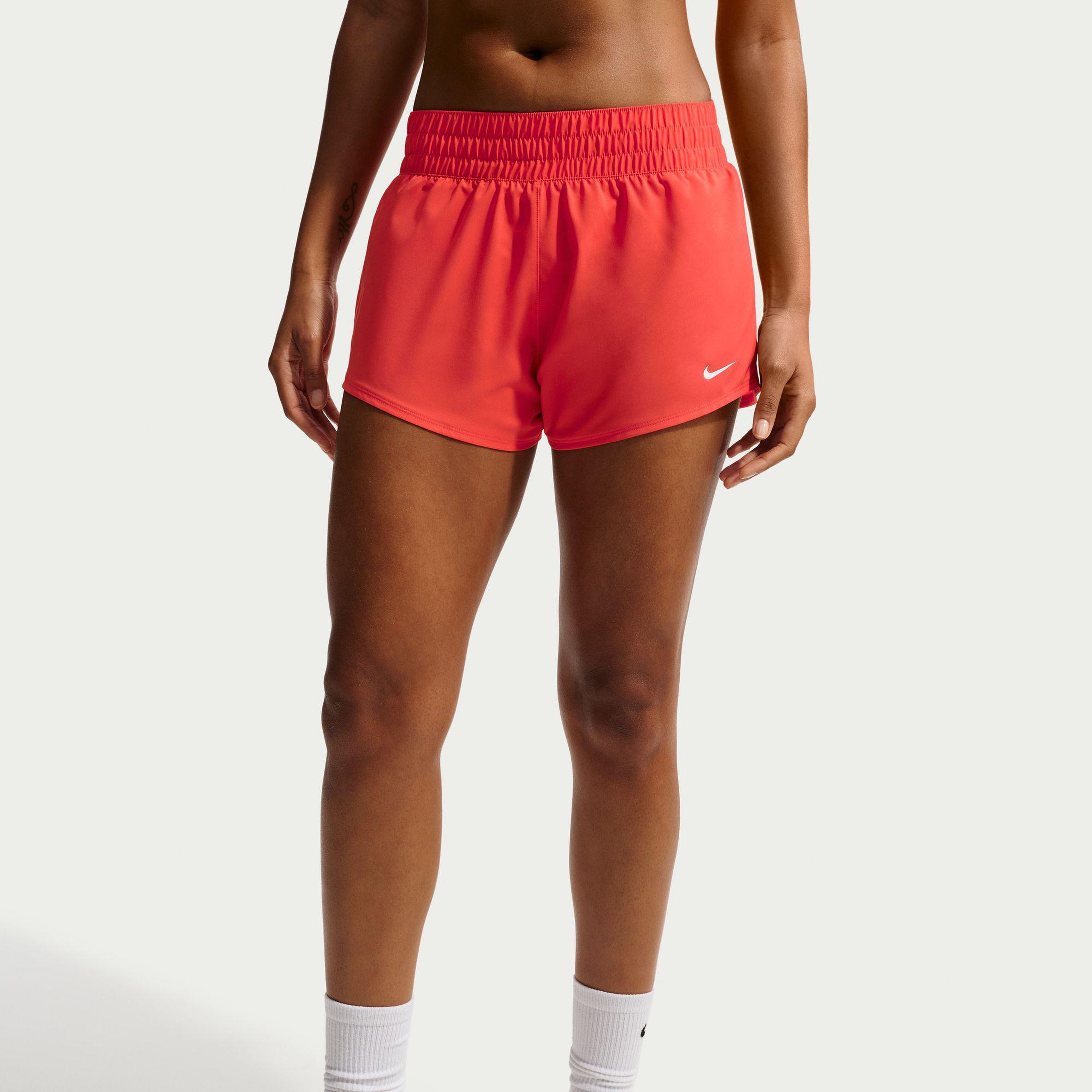 Nike One Dri-Fit Mid-Rise 8cm Kadın Kırmızı Şort