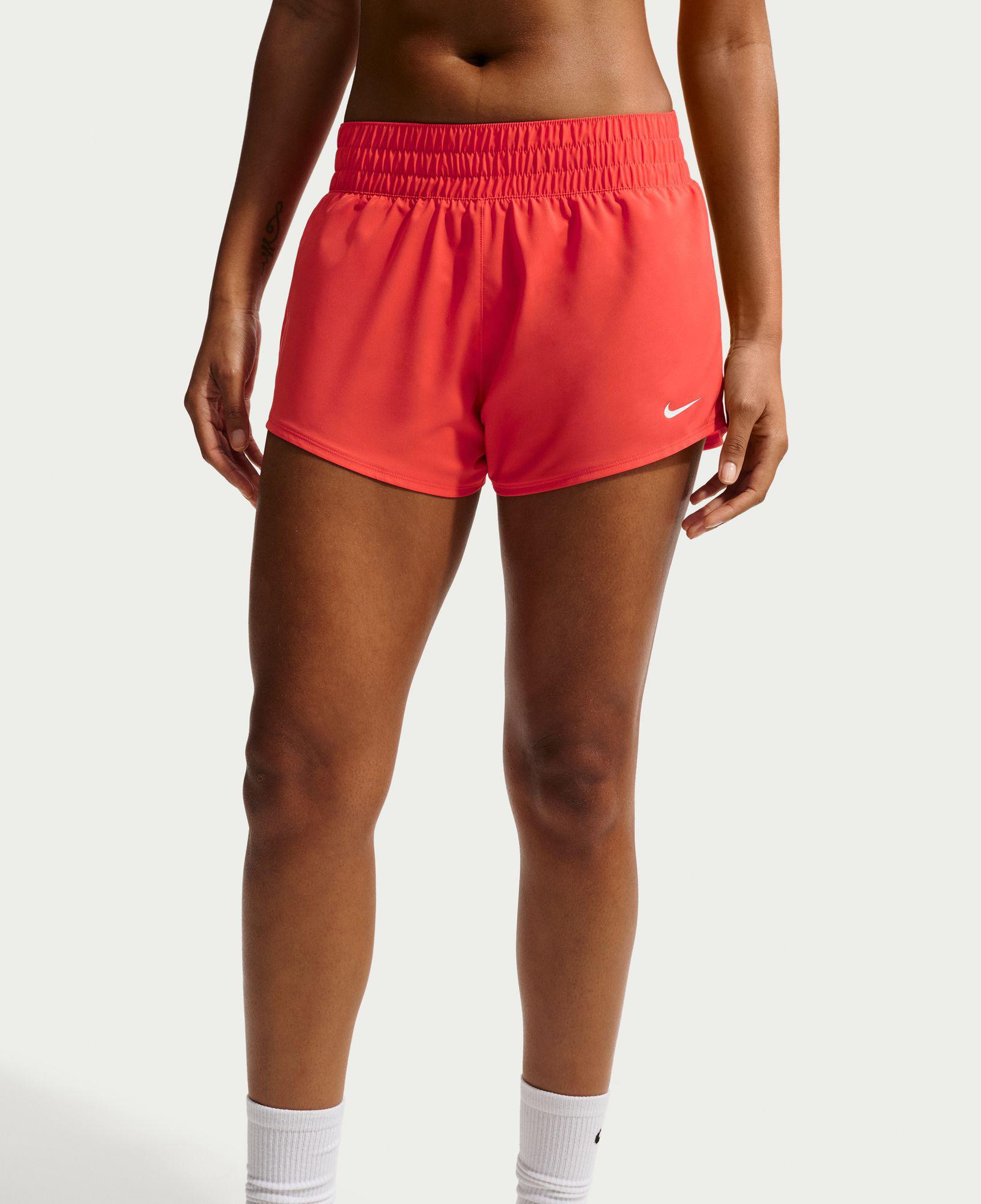 Nike One Dri-Fit Mid-Rise 8cm Kadın Kırmızı Şort