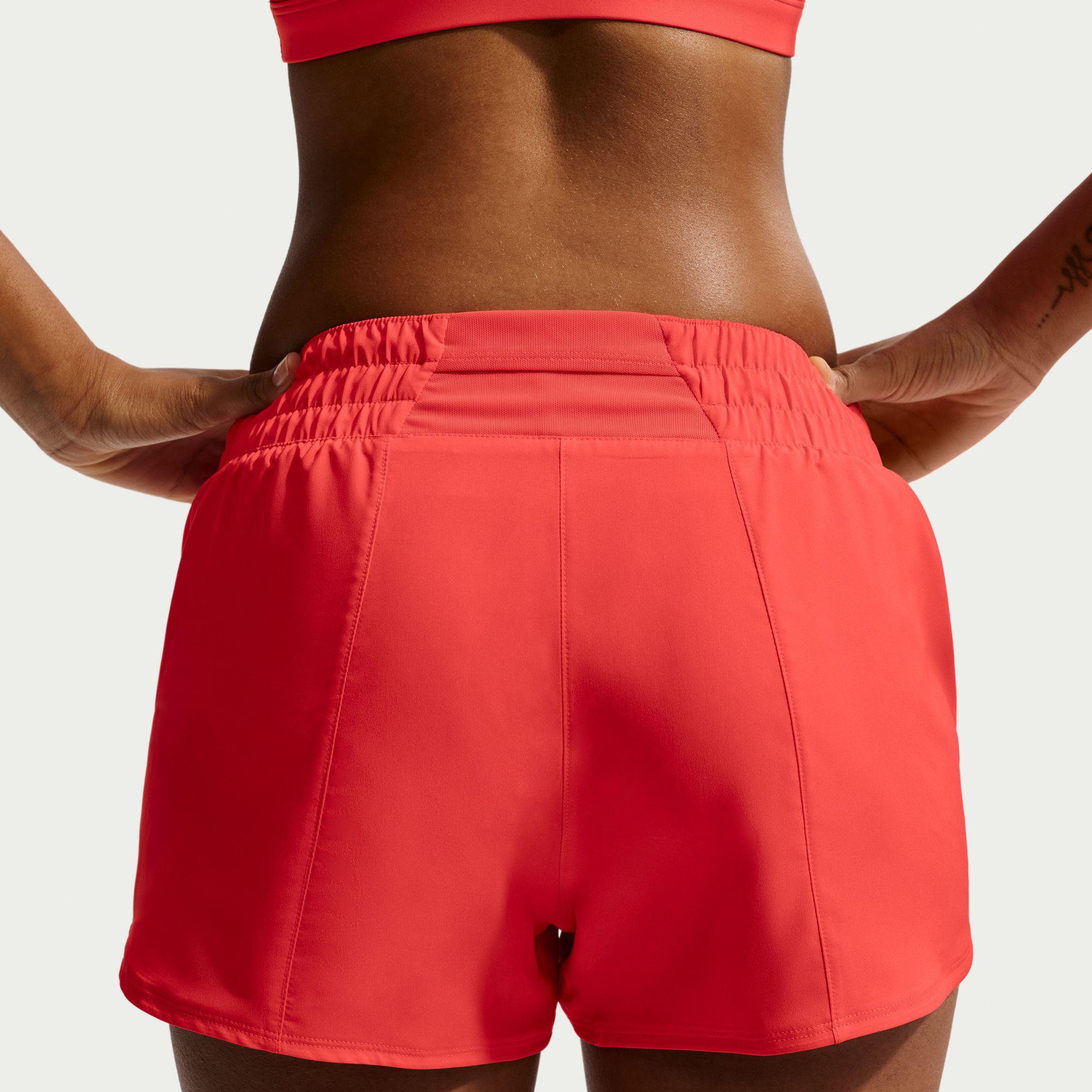 Nike One Dri-Fit Mid-Rise 8cm Kadın Kırmızı Şort