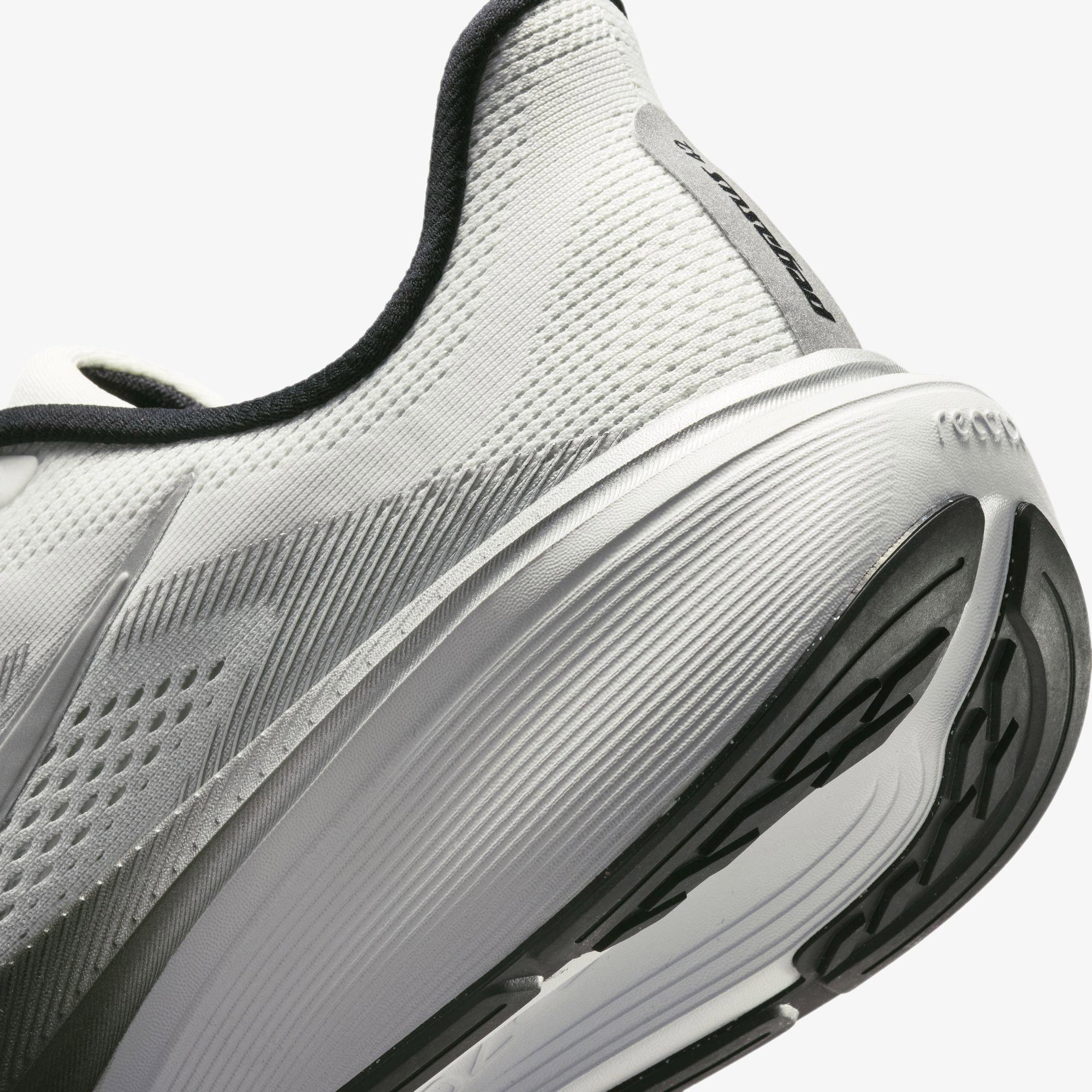 Nike Air Zoom Pegasus 42 Erkek Gri Spor Ayakkabı