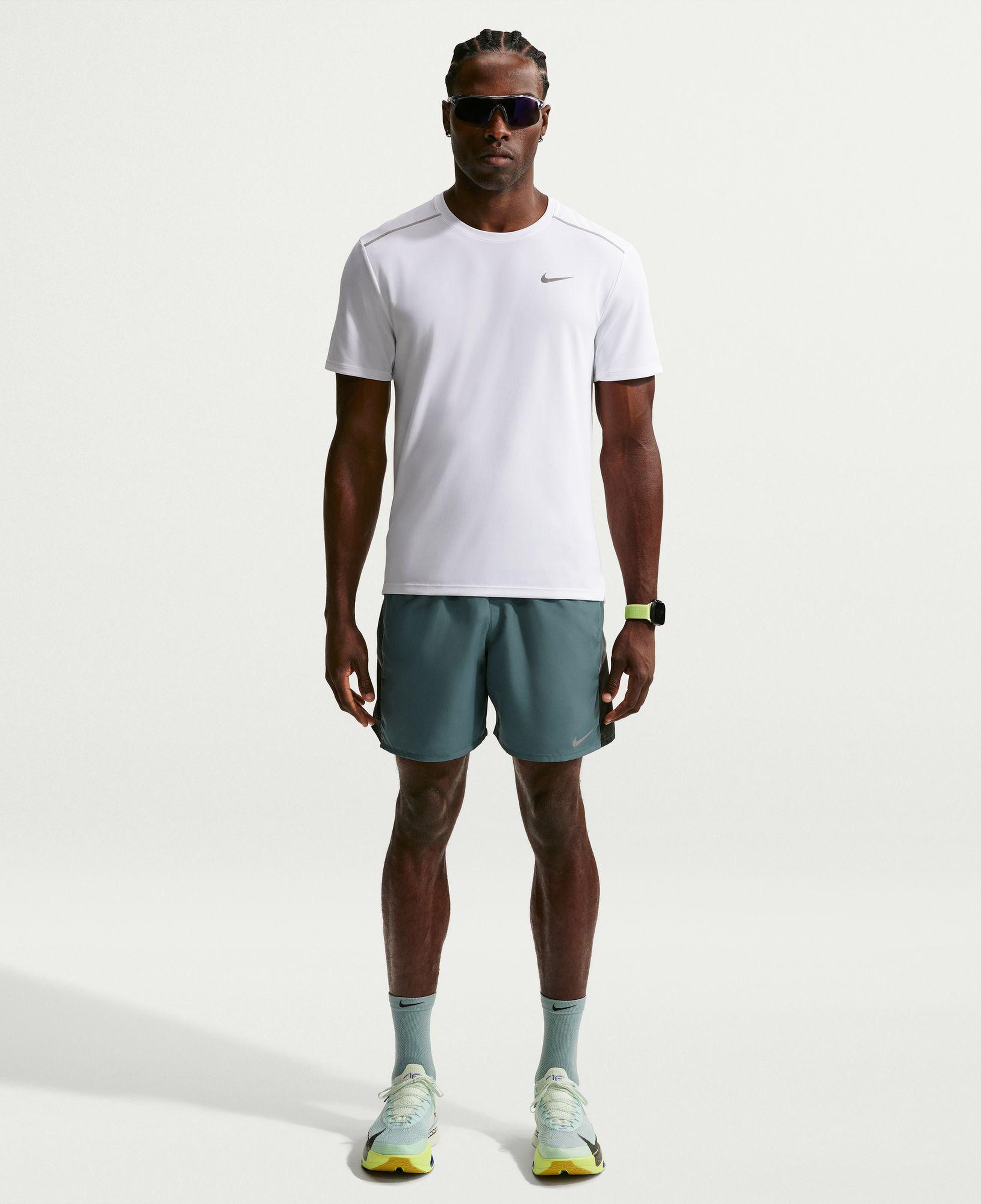 Nike Dri-Fit Miler 18 cm Erkek Yeşil Şort