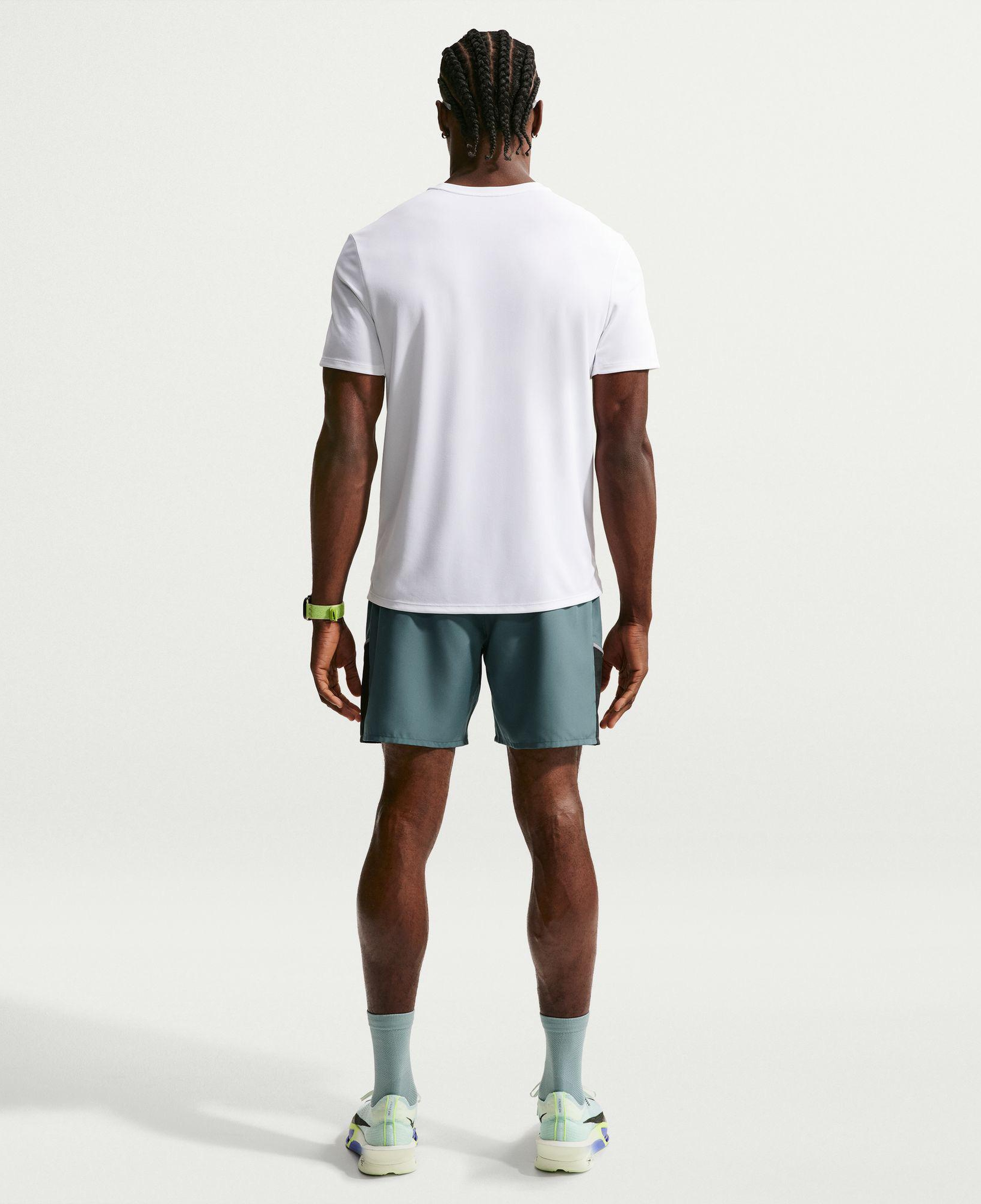 Nike Dri-Fit Miler 18 cm Erkek Yeşil Şort