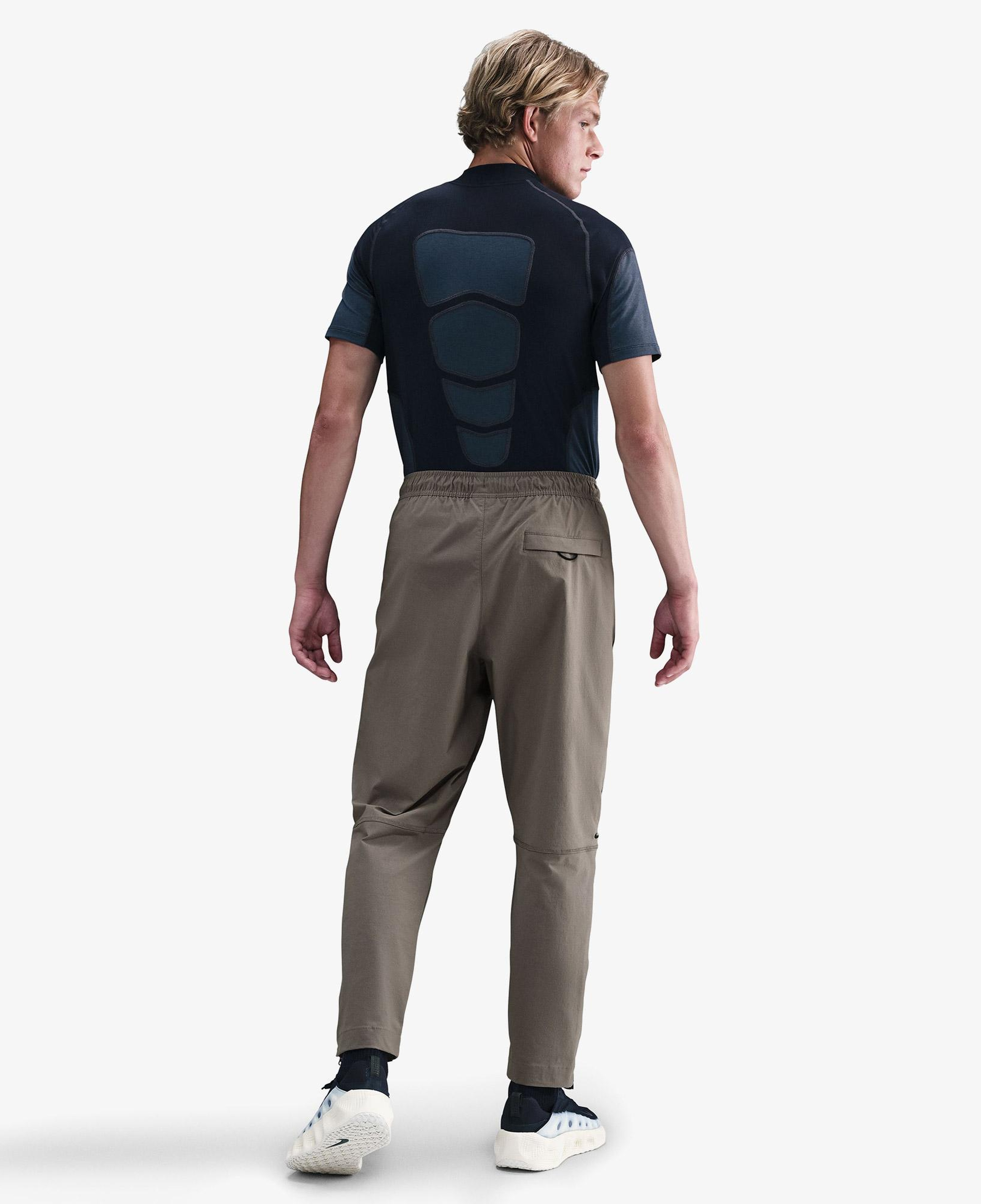 Nike Tech Woven Erkek Kahverengi Eşofman Altı