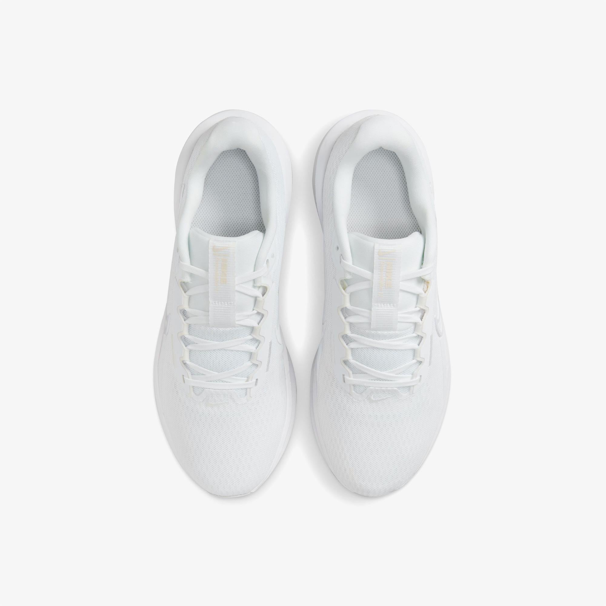 Nike Downshifter 13 Kadın Beyaz Koşu Ayakkabısı