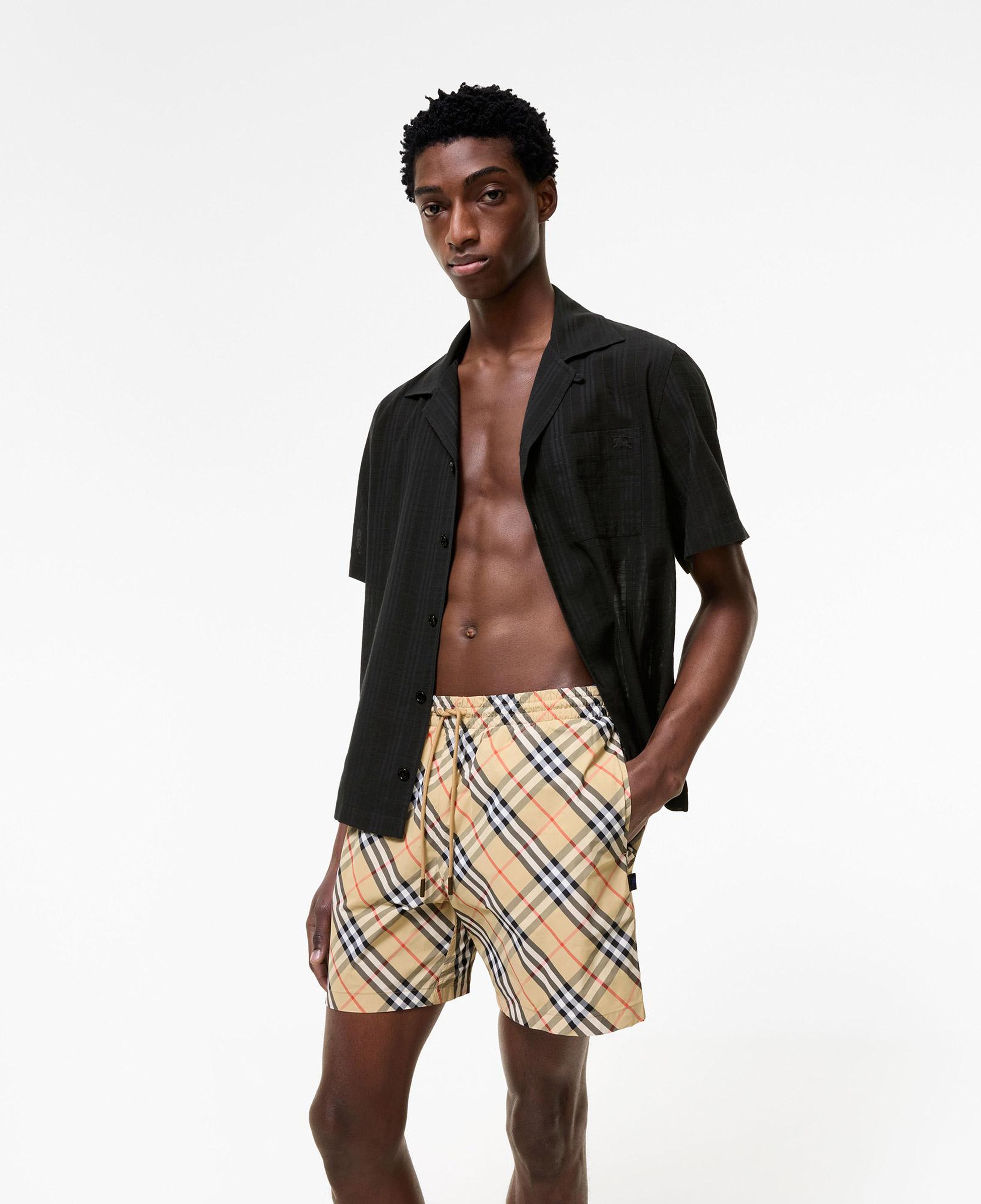 Burberry Erkek Bej Deniz Şortu