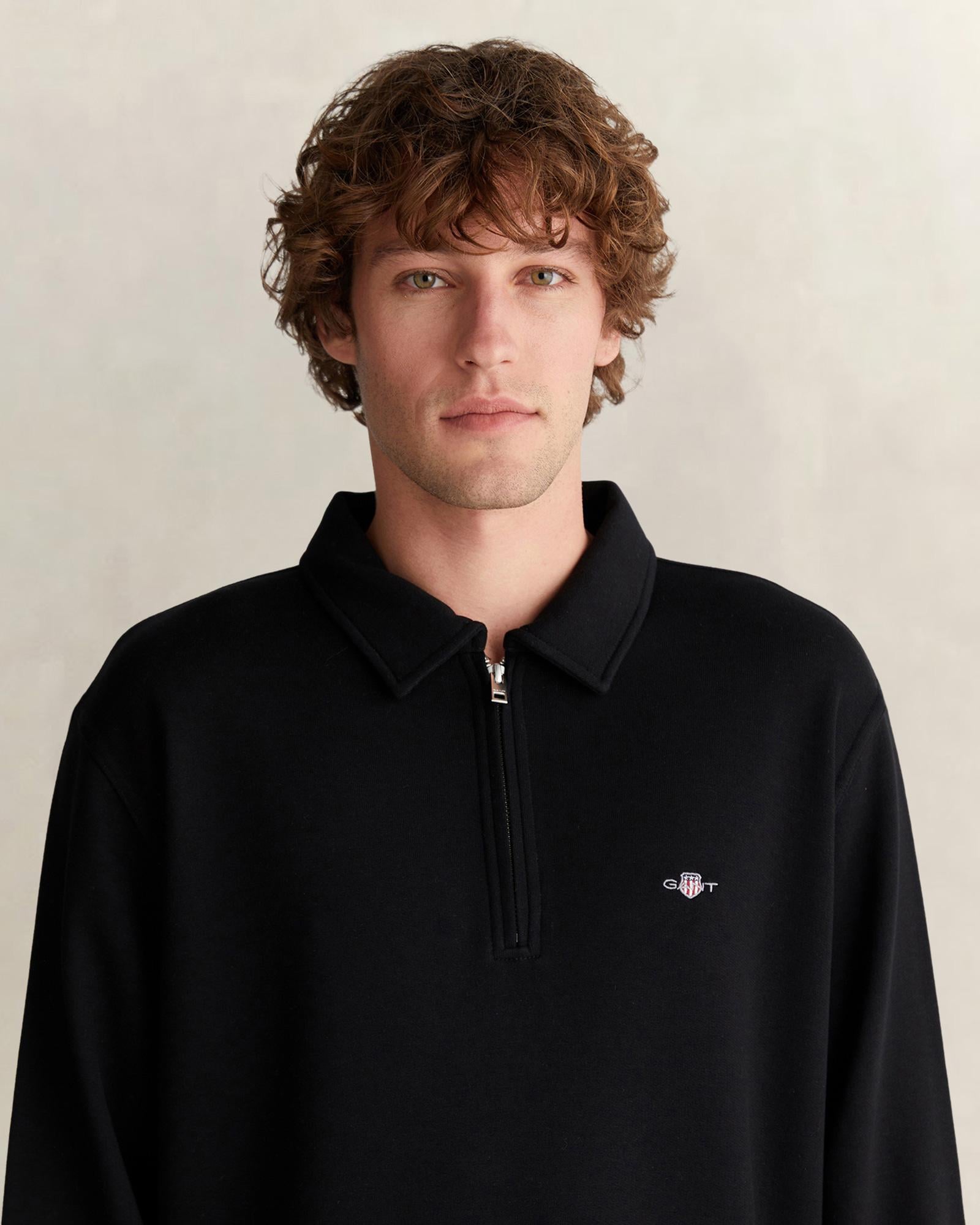 GANT Erkek Siyah Relaxed Fit Yarım Fermuarlı Logolu Sweatshirt