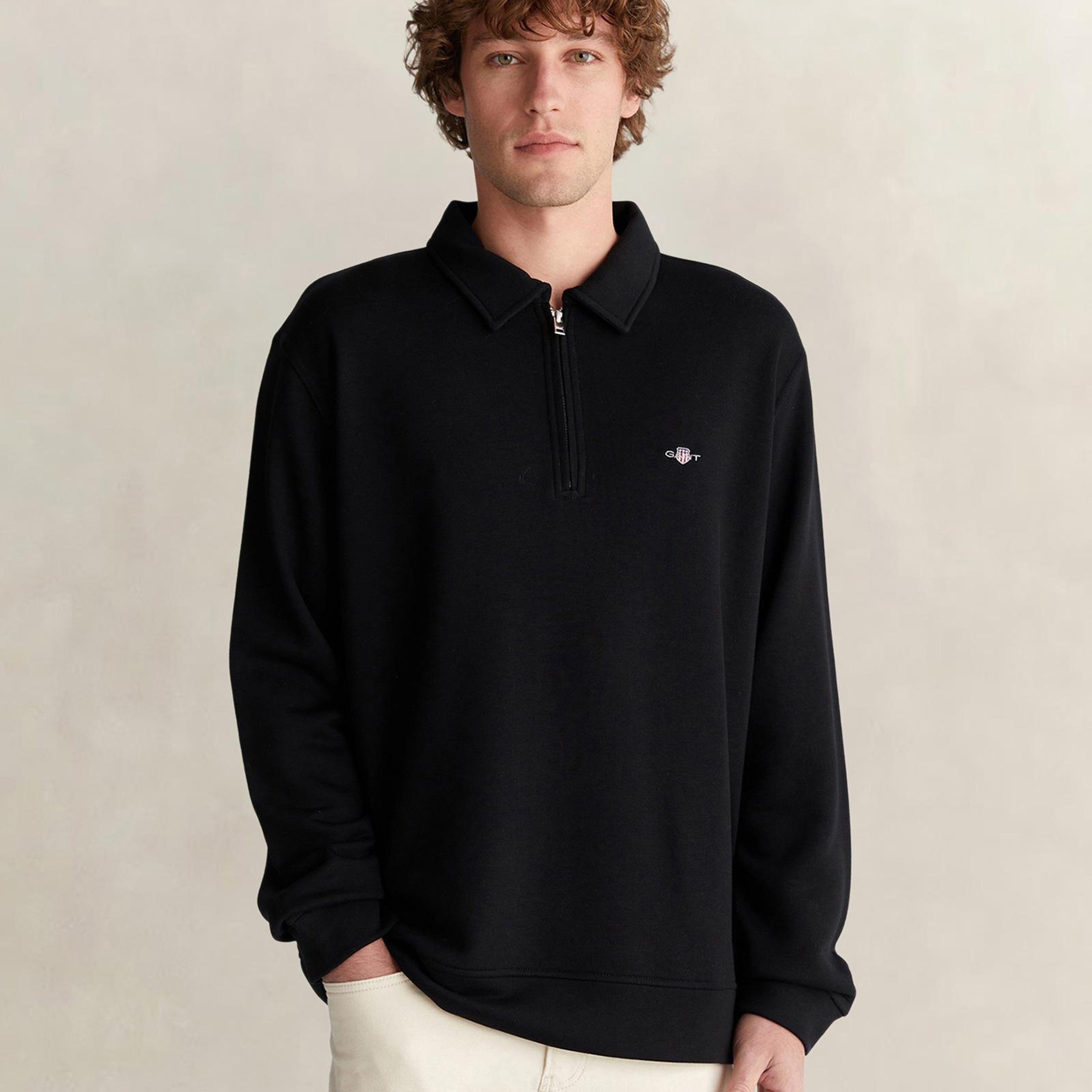 GANT Erkek Siyah Relaxed Fit Yarım Fermuarlı Logolu Sweatshirt