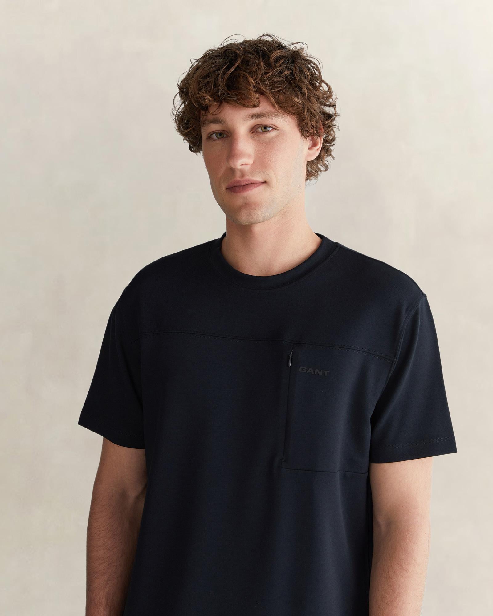 GANT Erkek Siyah Kısa Kollu T-Shirt