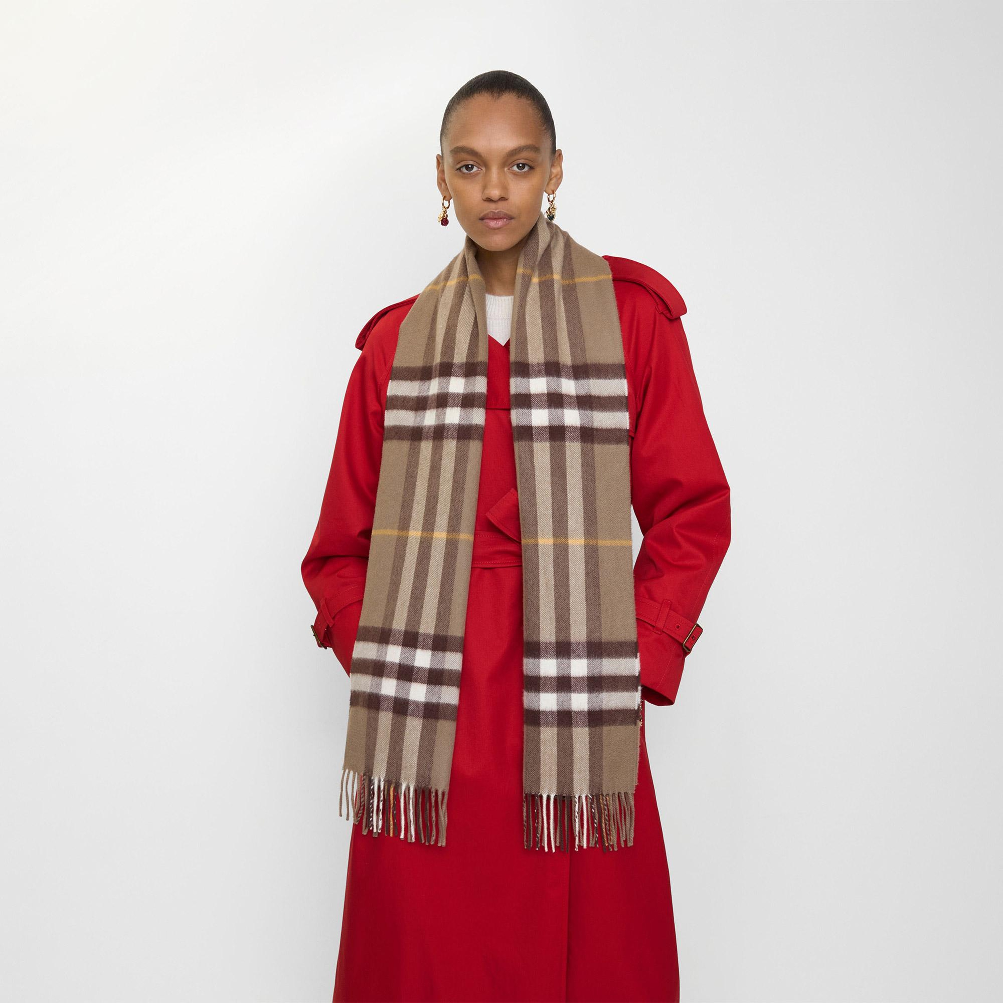 Burberry Giant Check Kadın Kahverengi Atkı