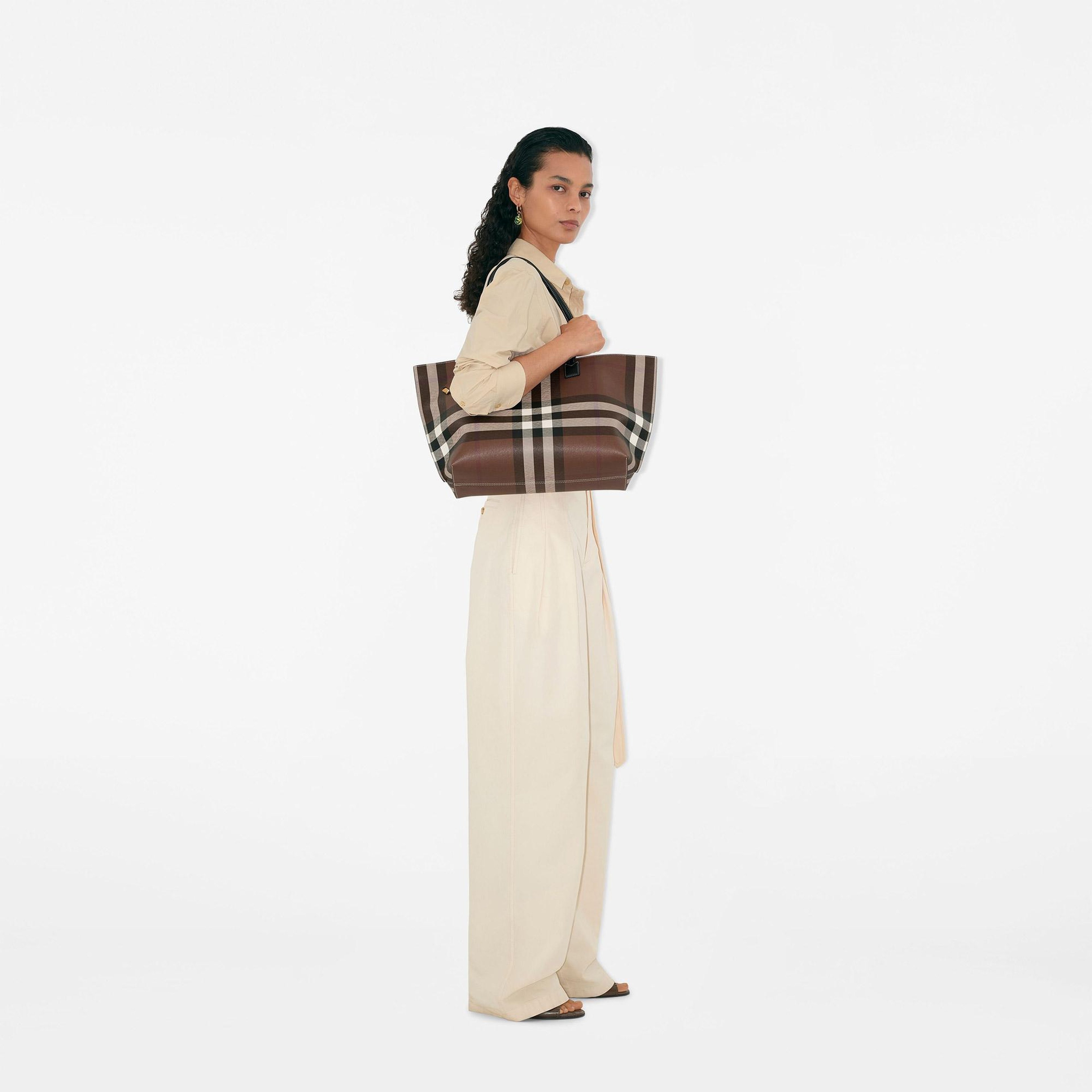 Burberry Medium Check Tote Kadın Kahverengi Omuz Çantası