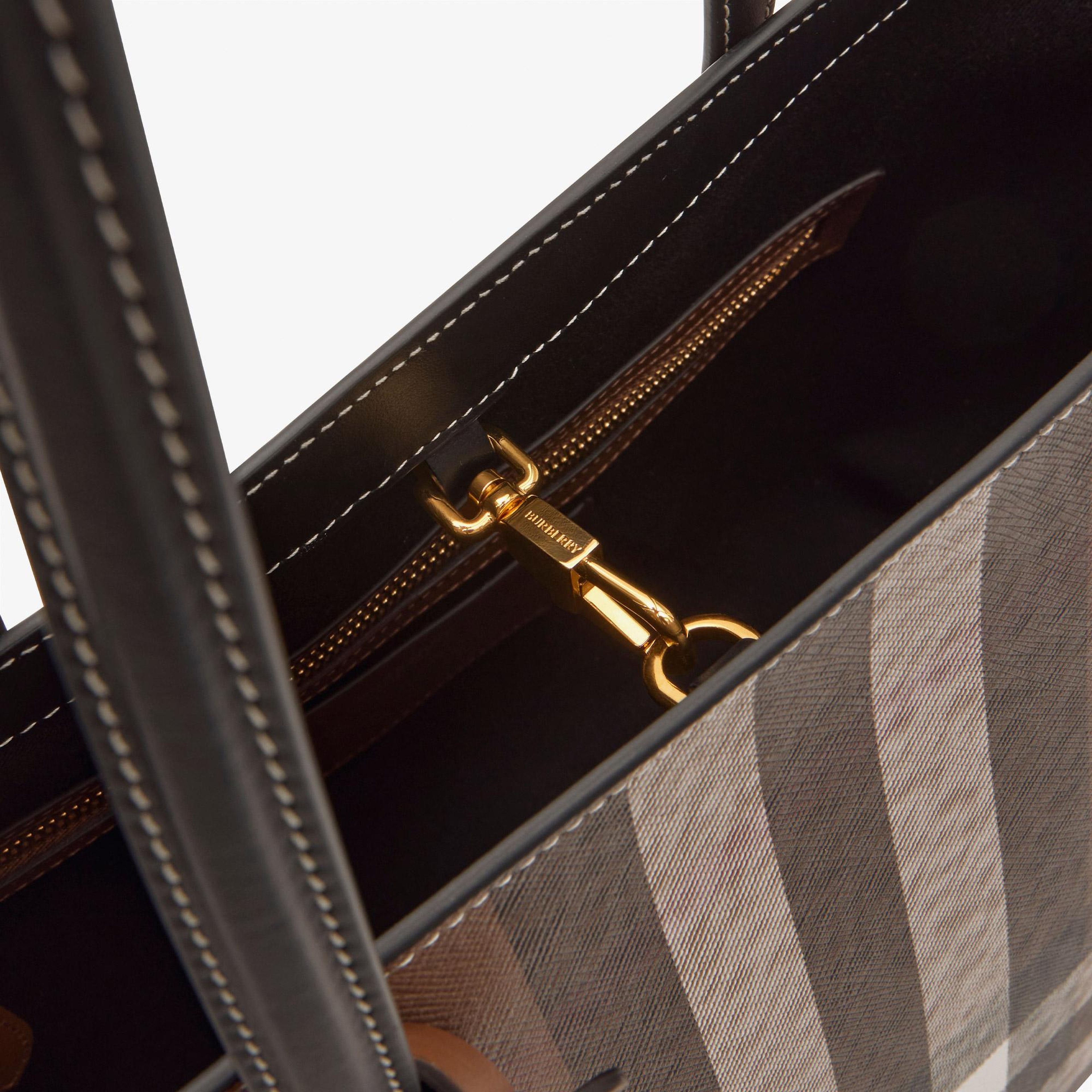 Burberry Medium Check Tote Kadın Kahverengi Omuz Çantası