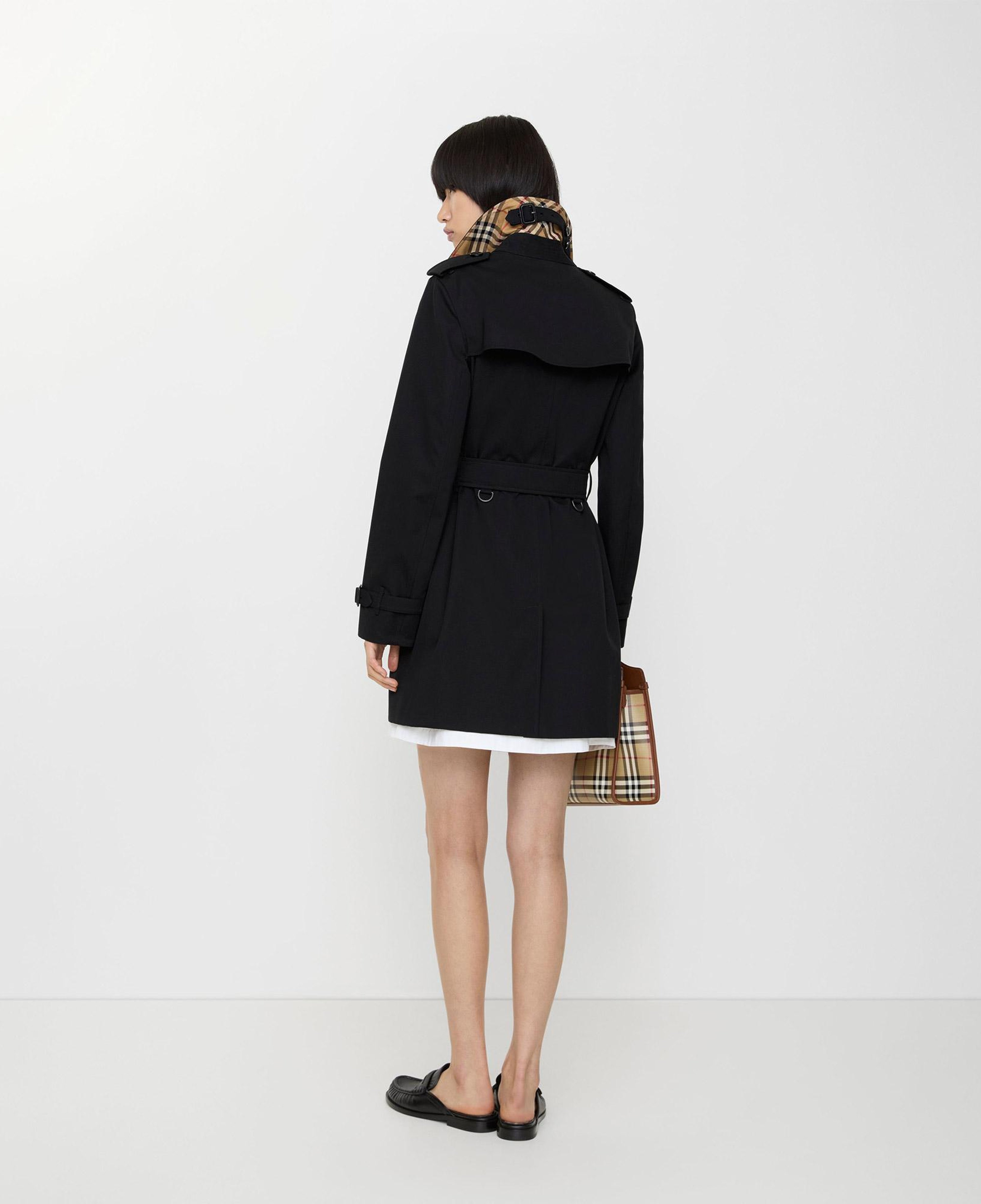 Burberry Short Kensington Heritage Kadın Siyah Trençkot