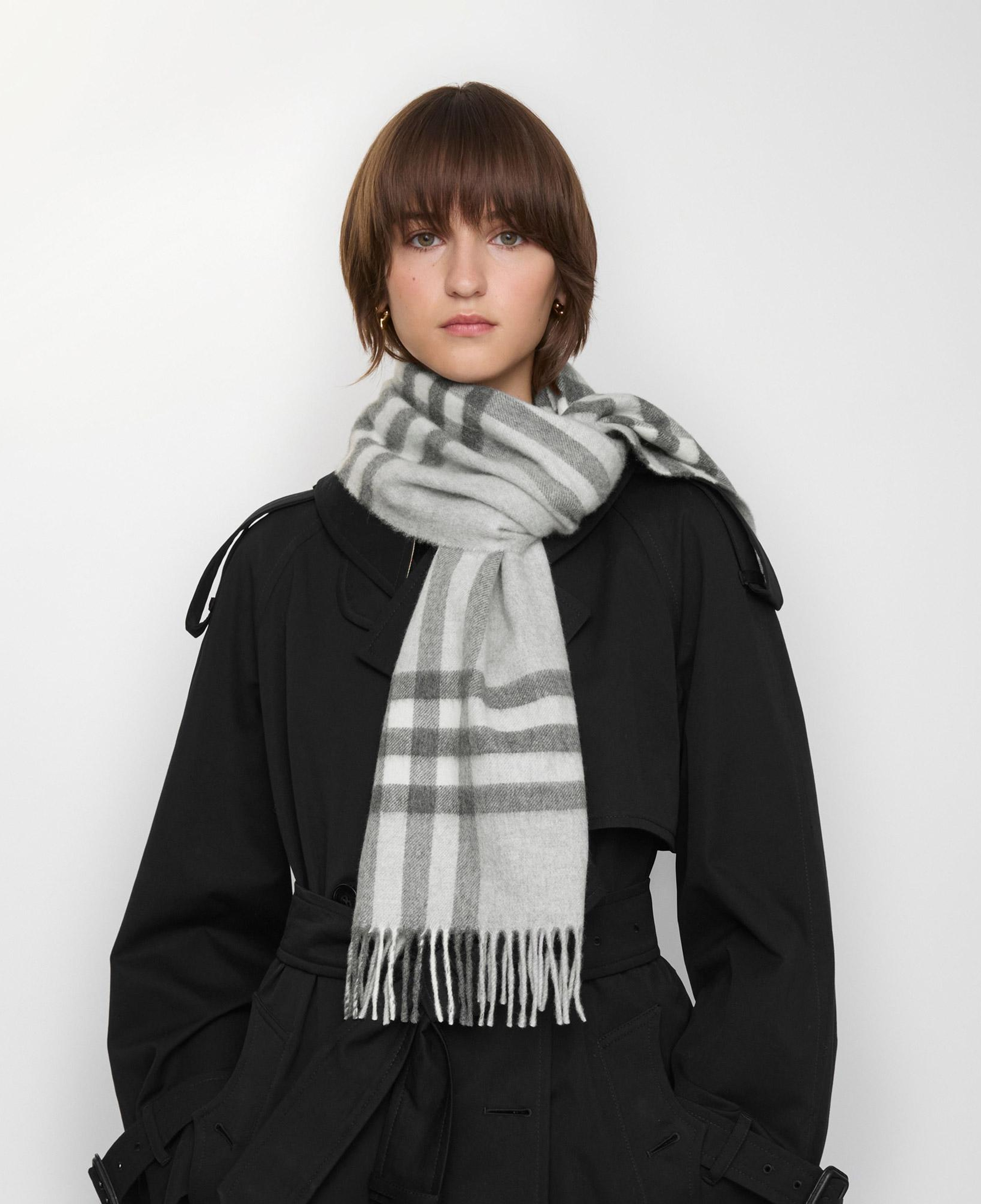 Burberry Check Cashmere Kadın Gri Atkı