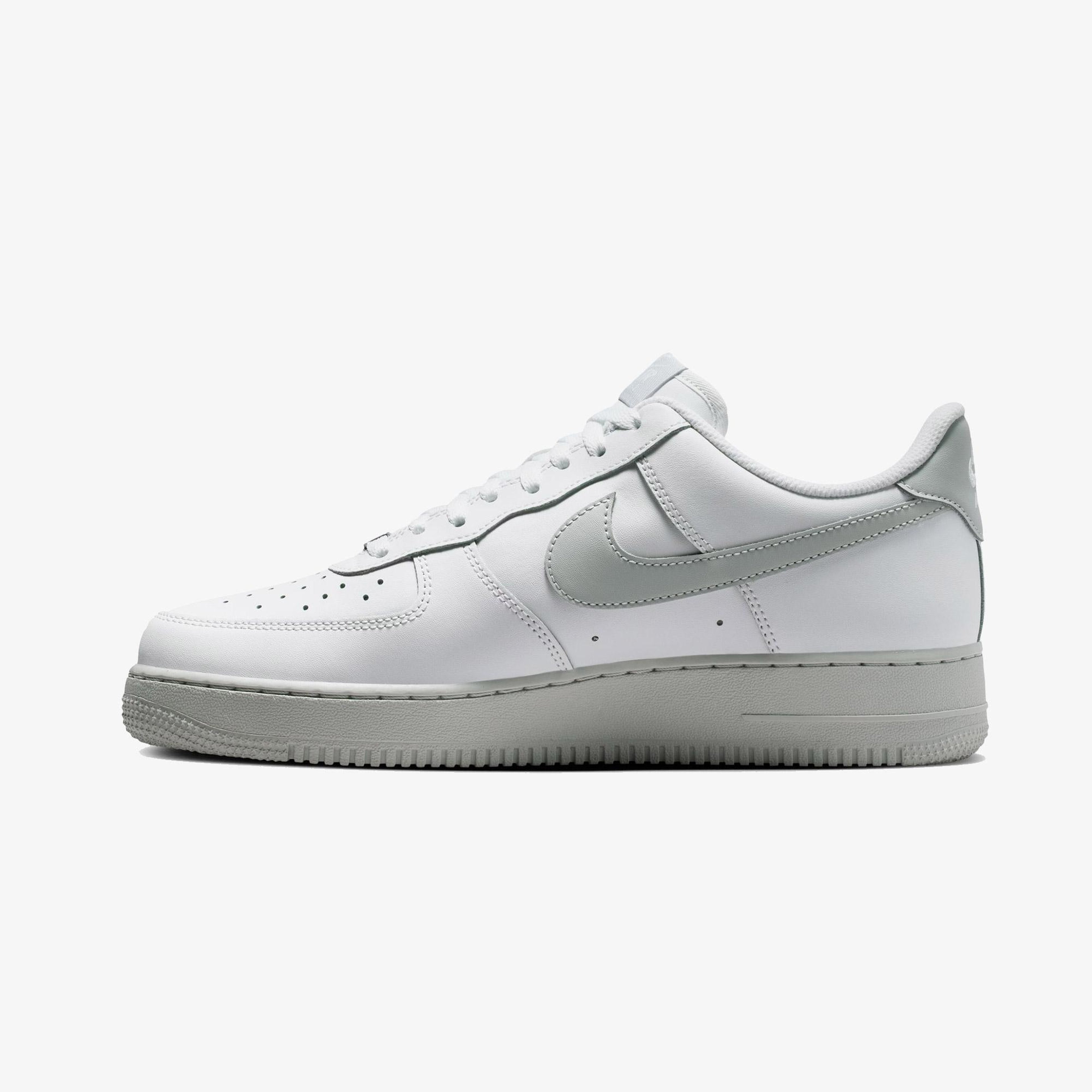 Nike Air Force 1 '07 Erkek Beyaz Spor Ayakkabı