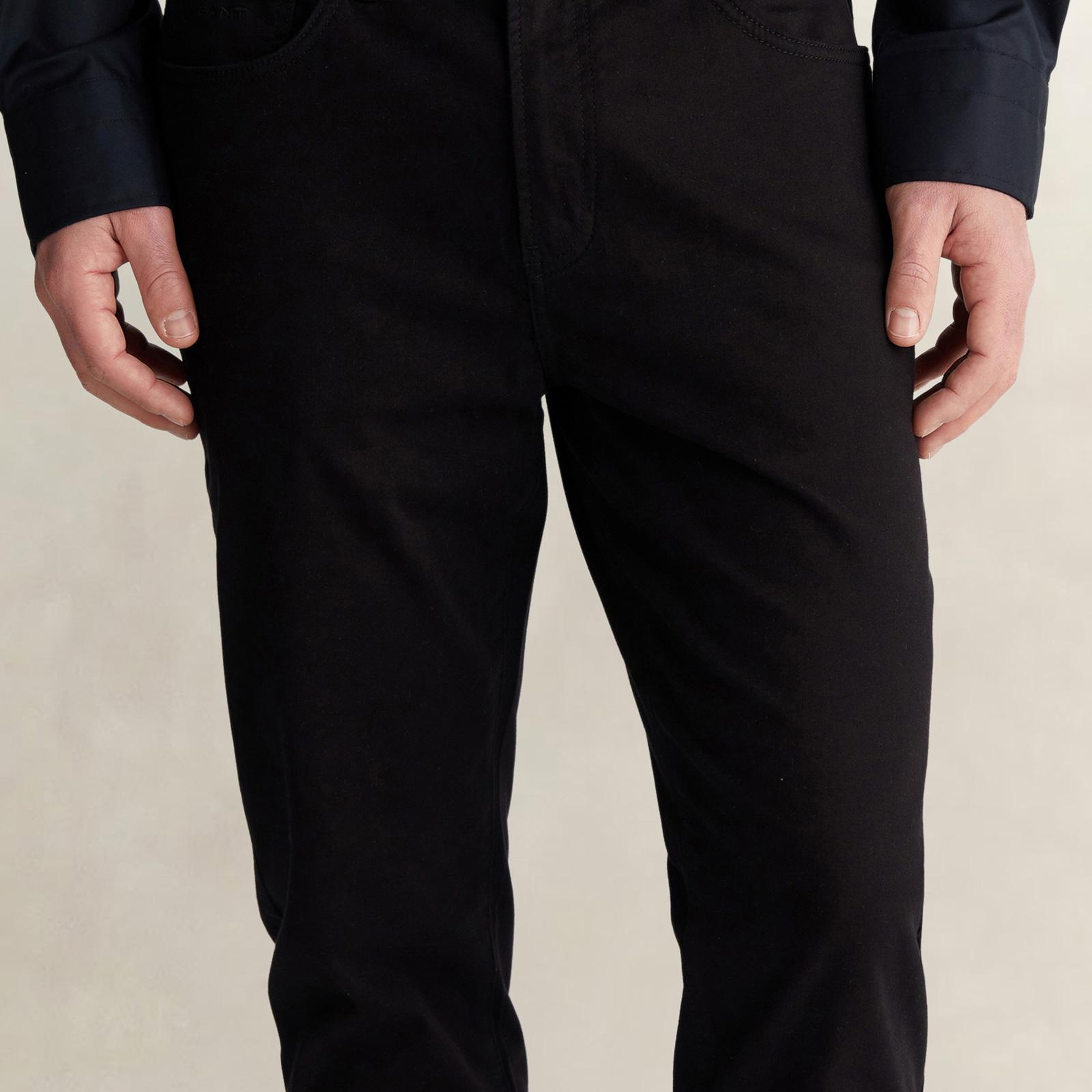 GANT Erkek Siyah Slim Fit Pantolon