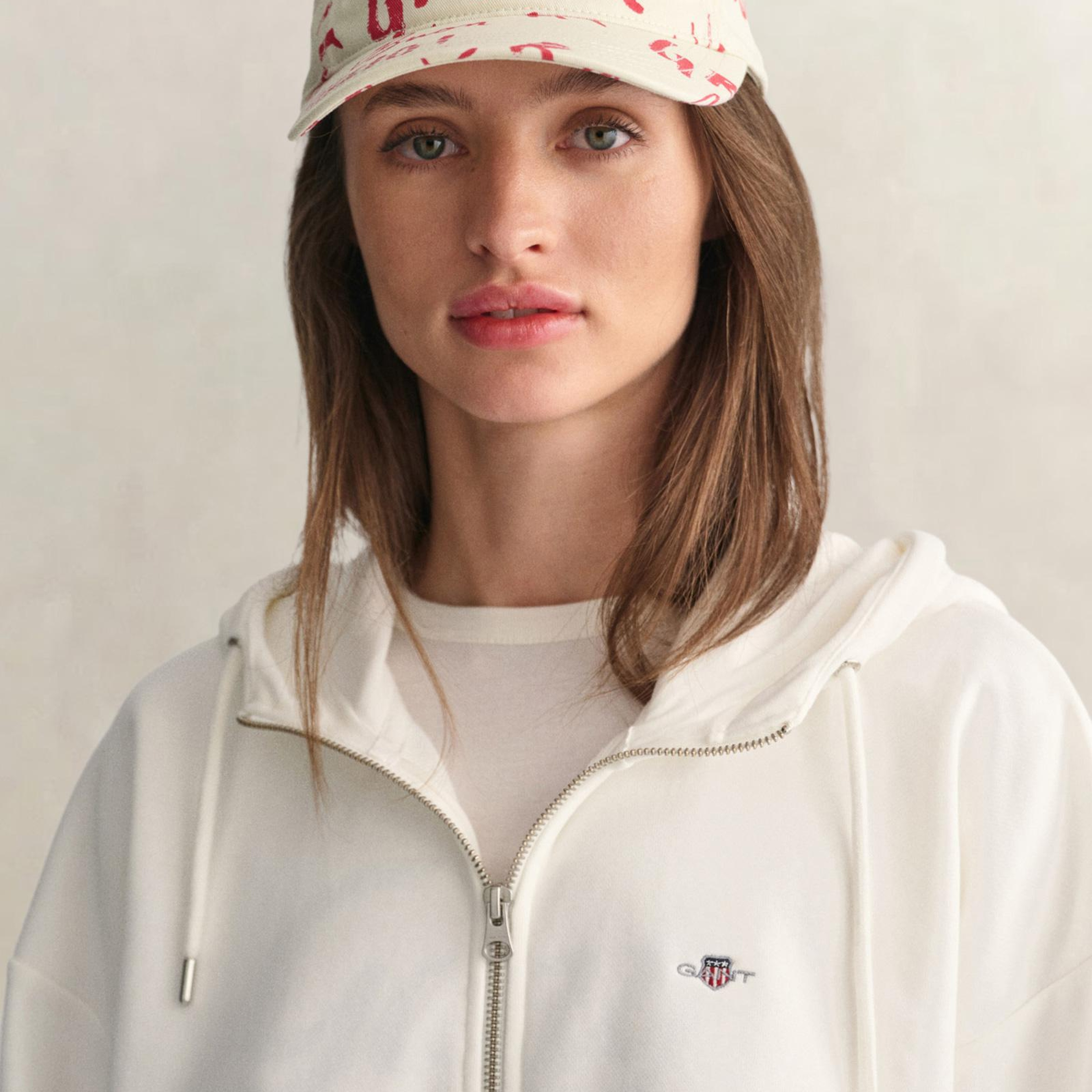 GANT Kadın Beyaz Relaxed Fit Kapüşonlu Sweatshirt