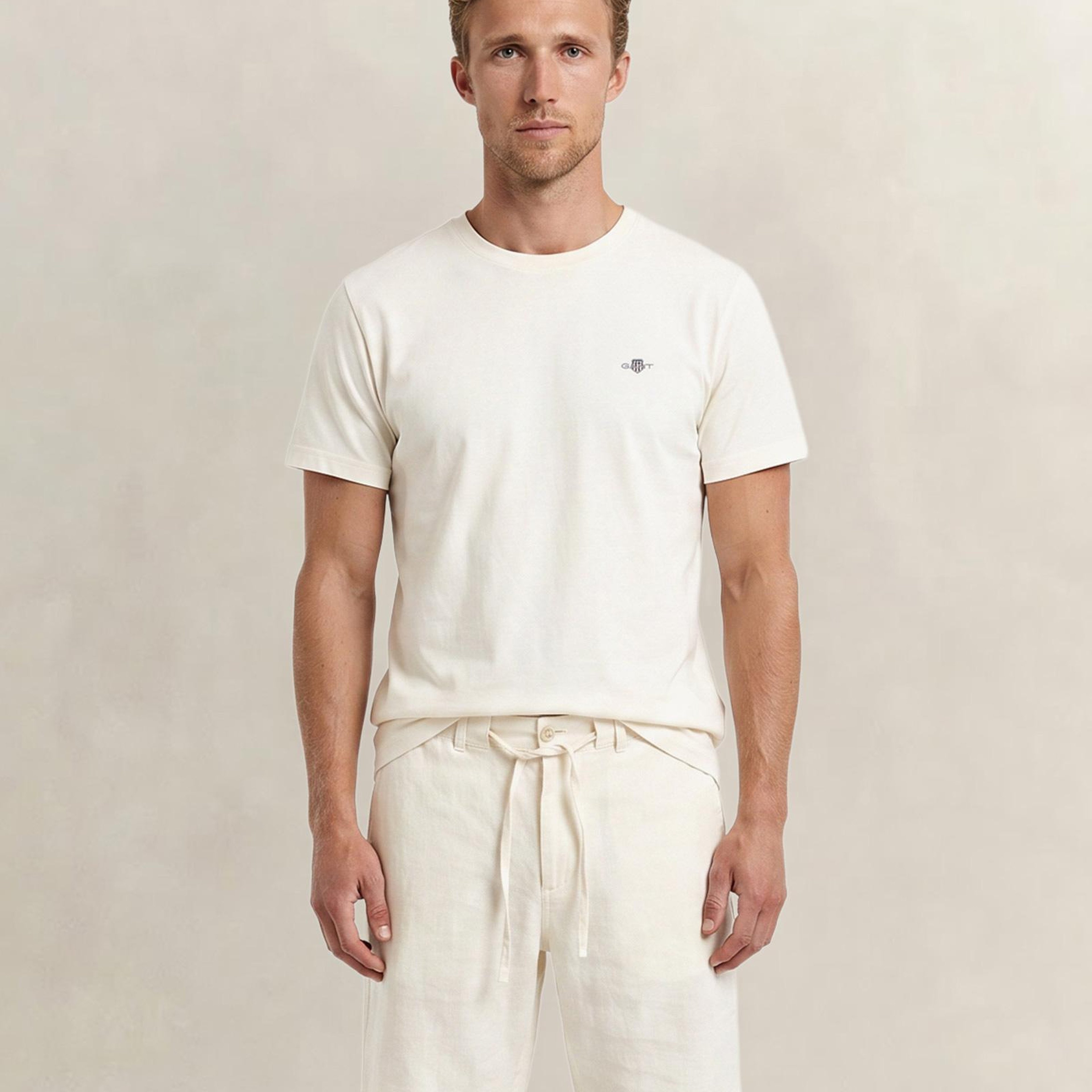 GANT Erkek Beyaz Bisiklet Yaka Regular Fit Logolu T-Shirt