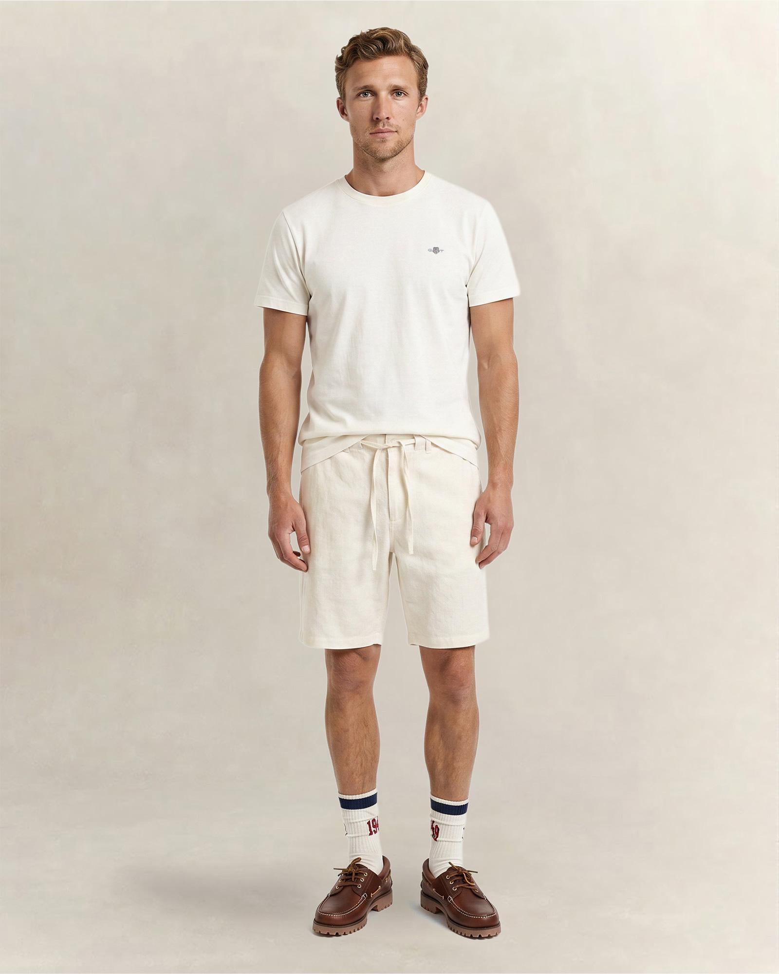 GANT Erkek Beyaz Bisiklet Yaka Regular Fit Logolu T-Shirt