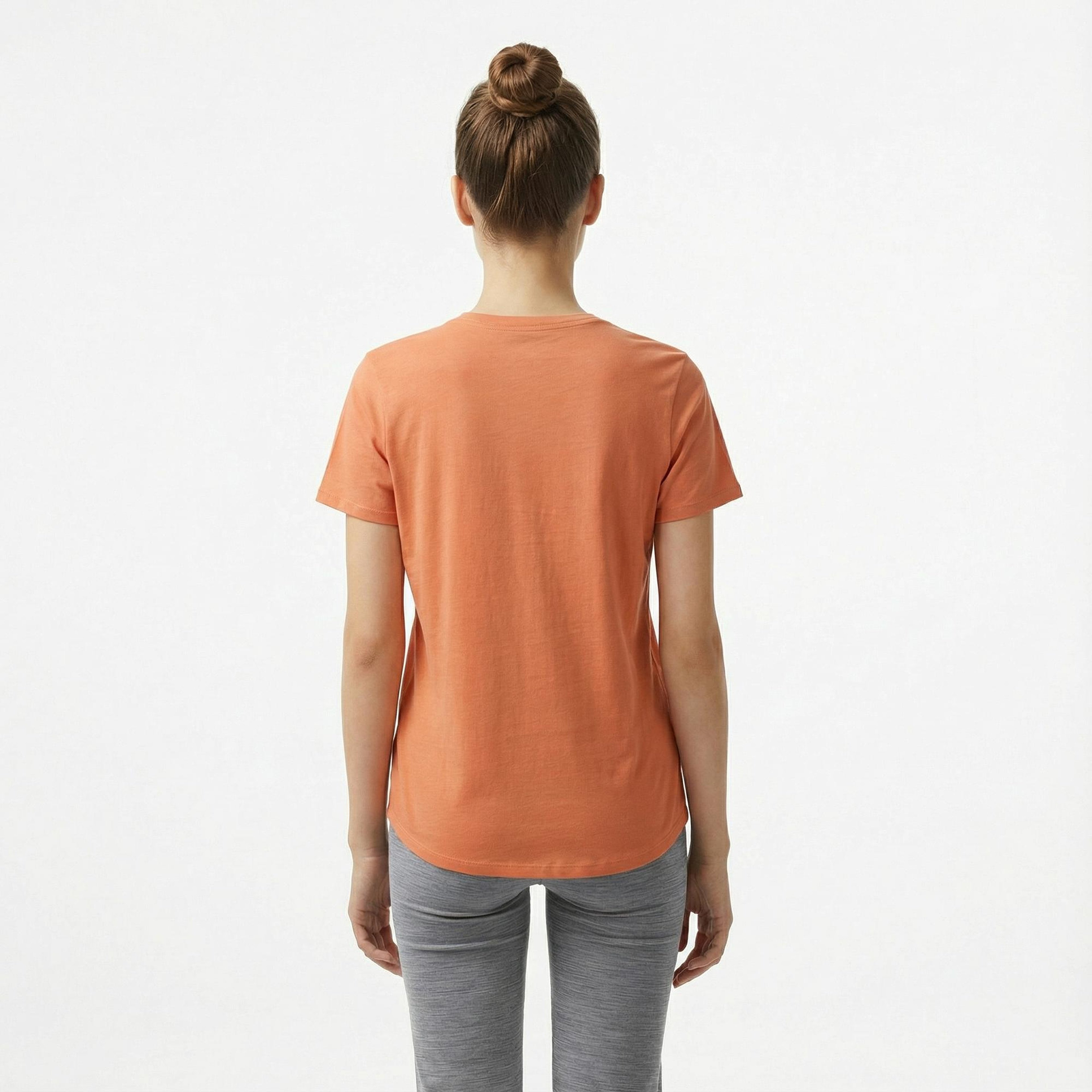 Nike Sportswear Club Essentials Kadın Turuncu T-Shirt