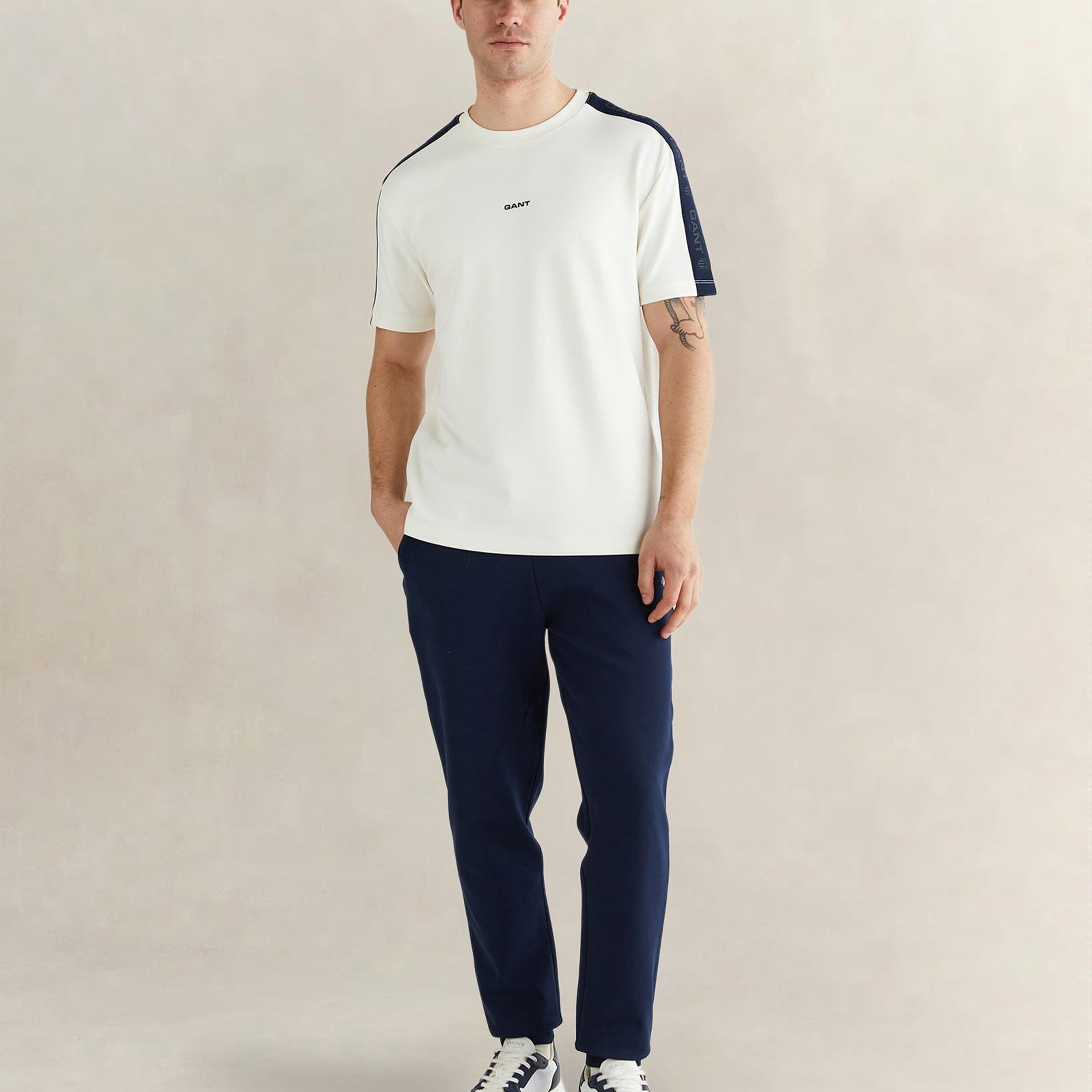 GANT Erkek Beyaz Kısa Kollu T-Shirt