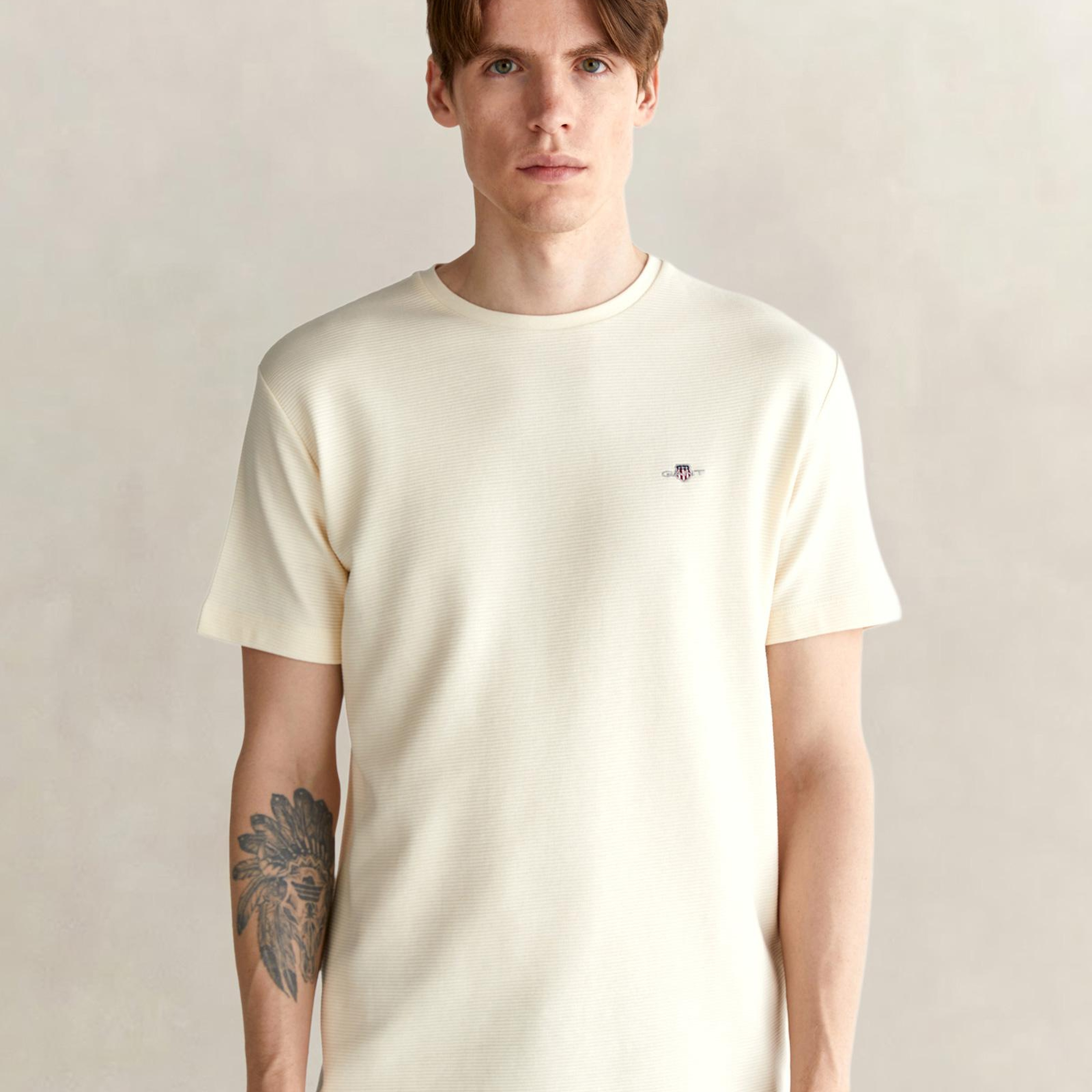GANT Erkek Krem Bisiklet Yaka Regular Fit Logolu T-Shirt