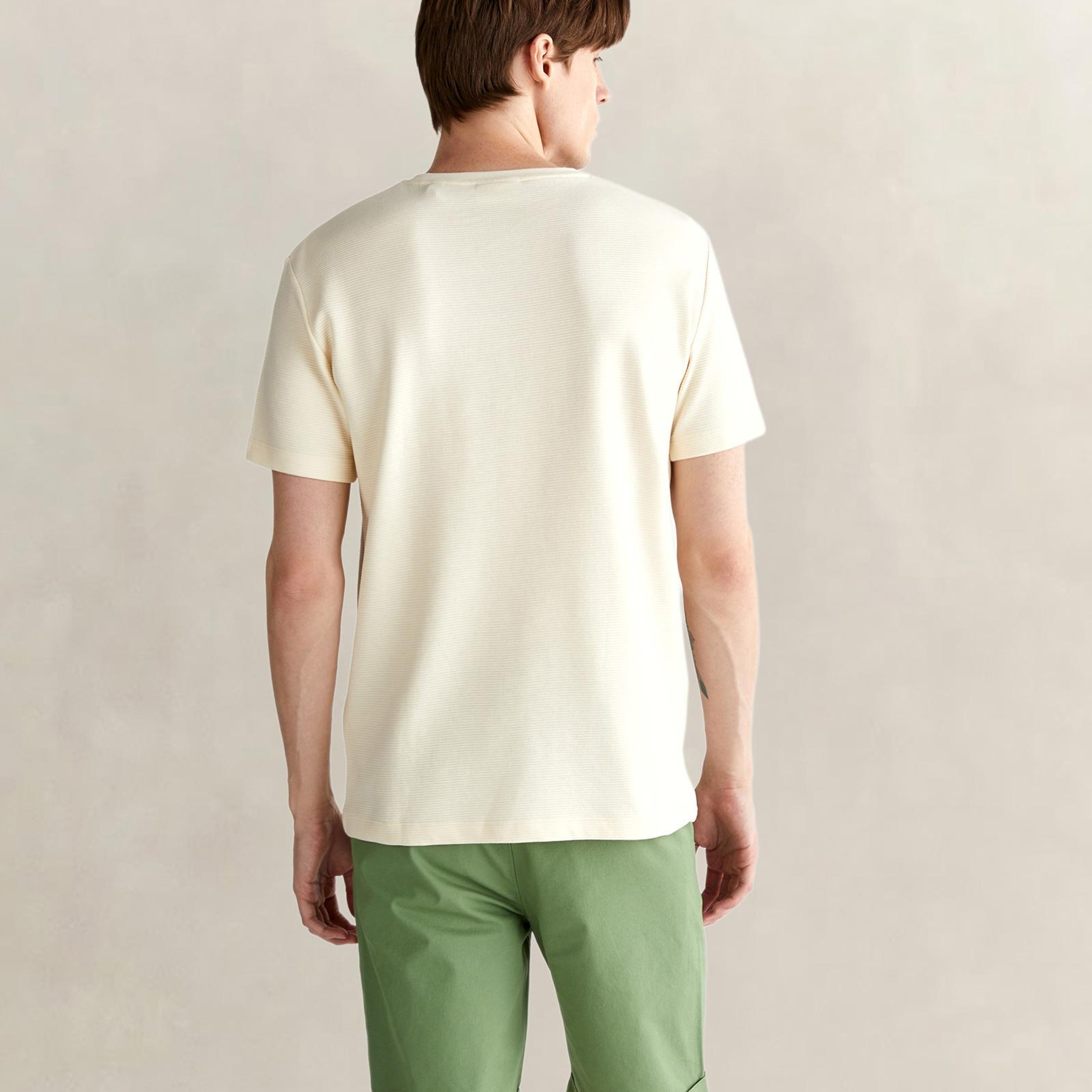 GANT Erkek Krem Bisiklet Yaka Regular Fit Logolu T-Shirt