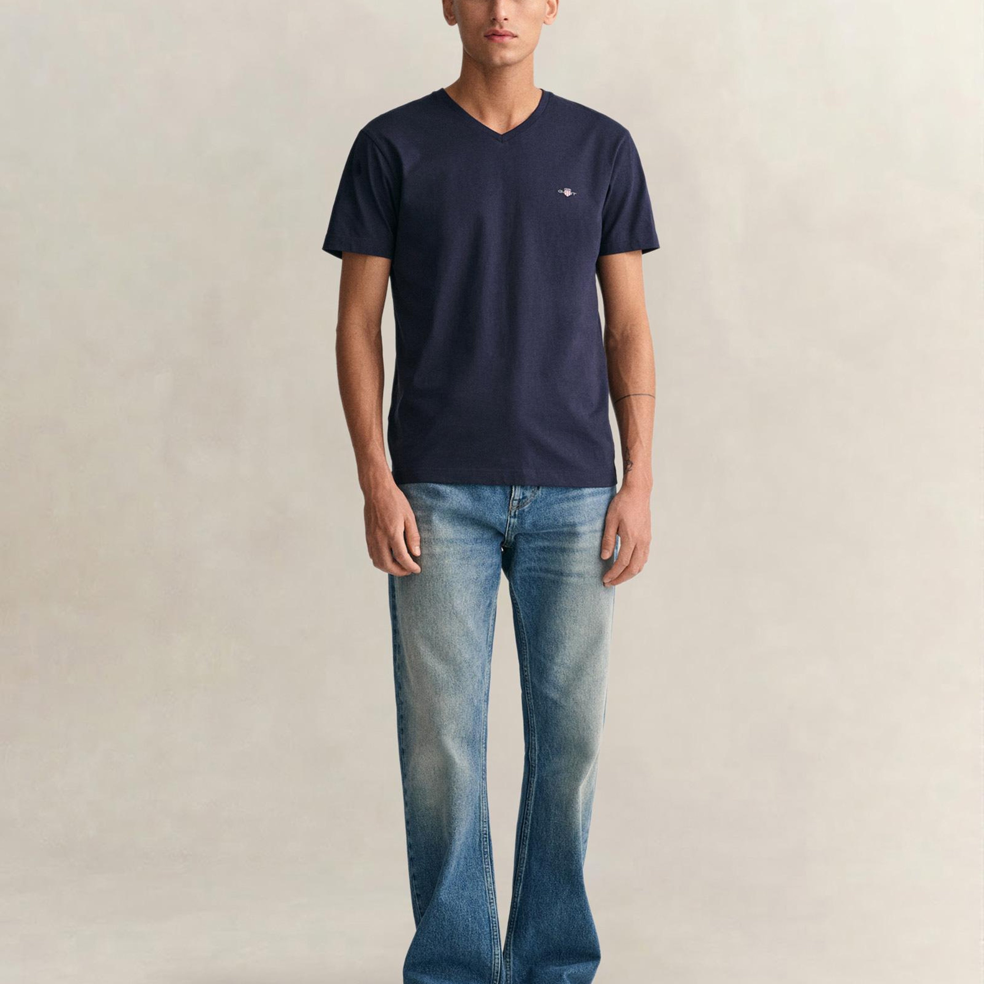 GANT Erkek Lacivert Slim Fit V Yaka T-Shirt