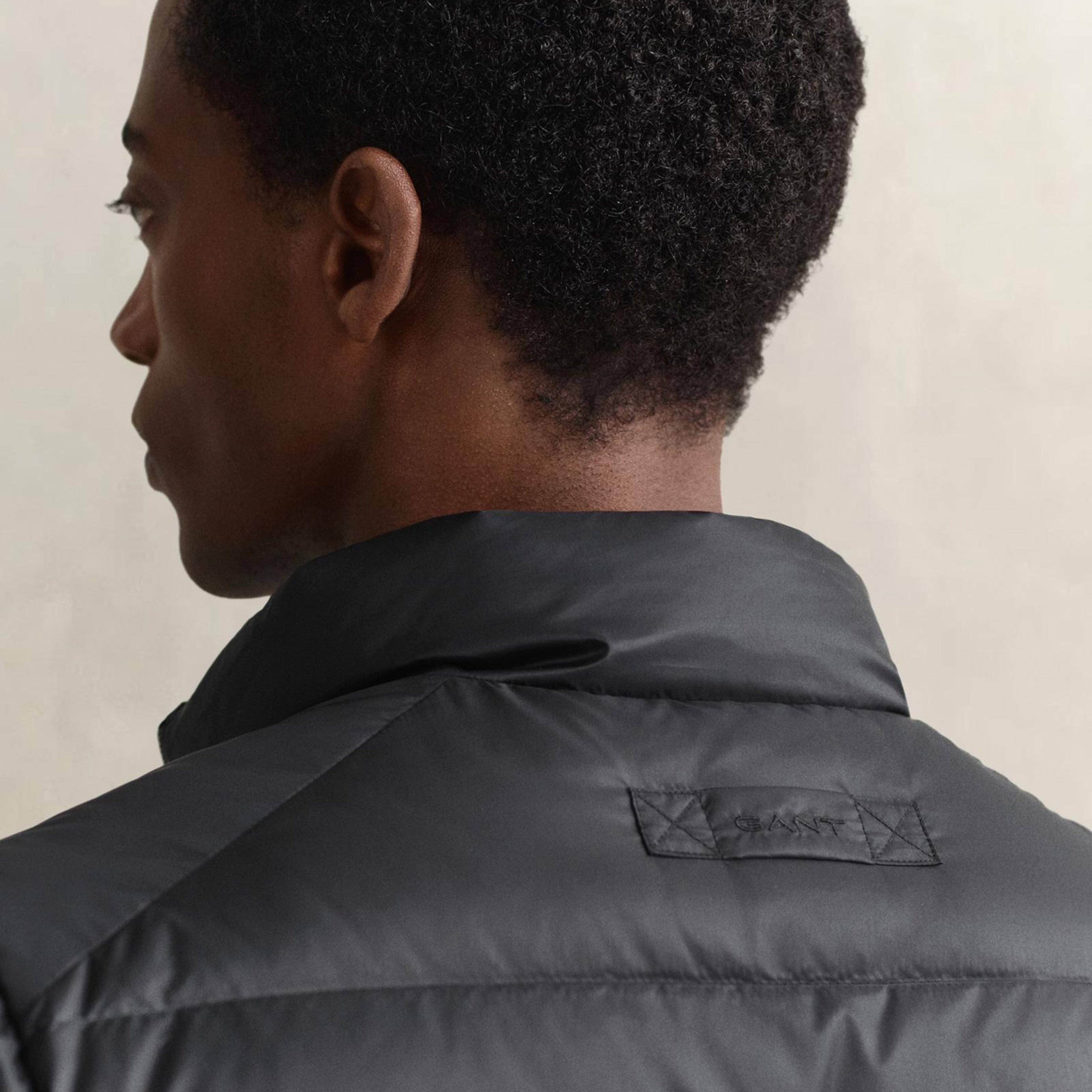GANT Erkek Siyah Regular Fit Dik Yaka Kaz Tüyü Mont