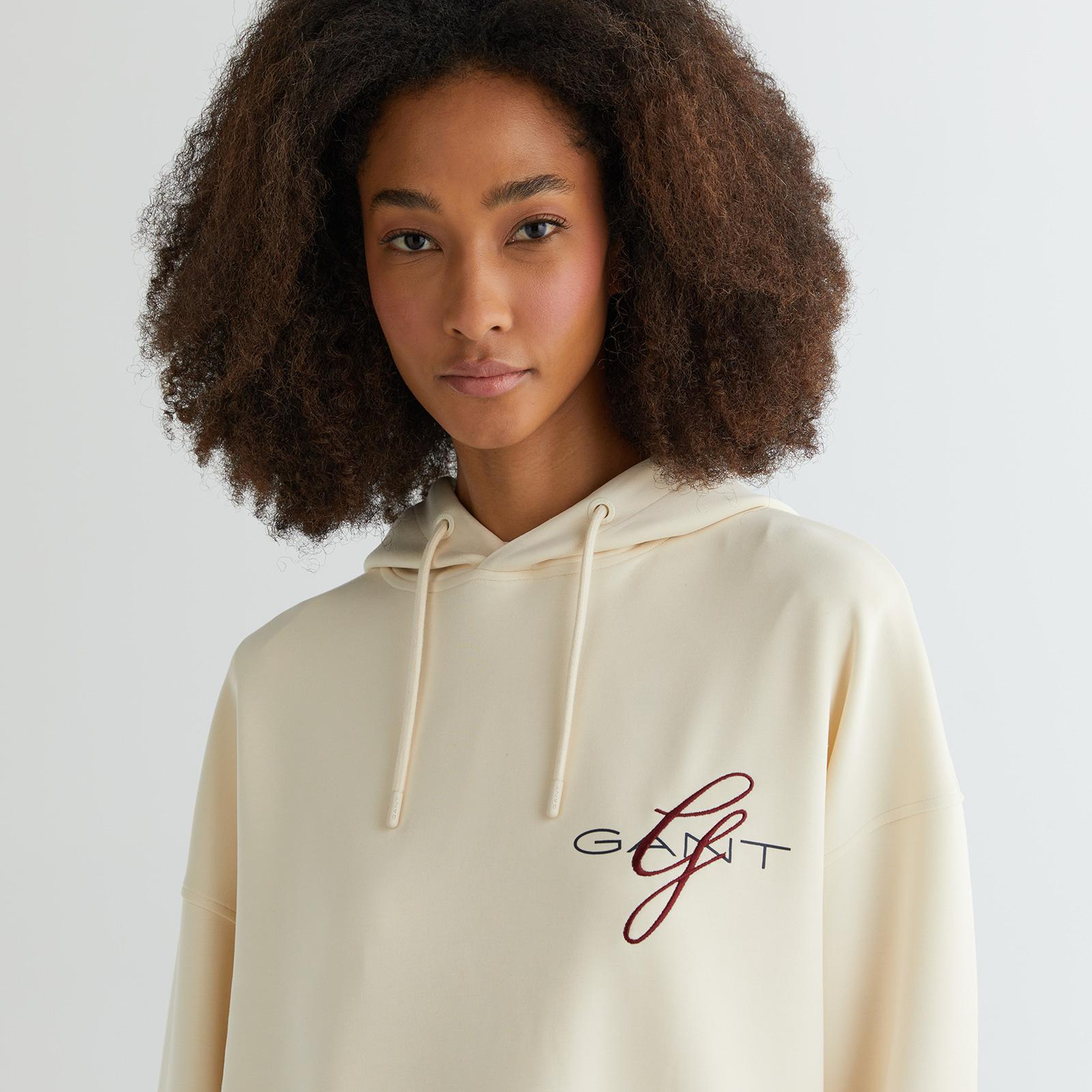 GANT Kadın Krem Oversize Fit Kapüşonlu Logolu Sweatshirt