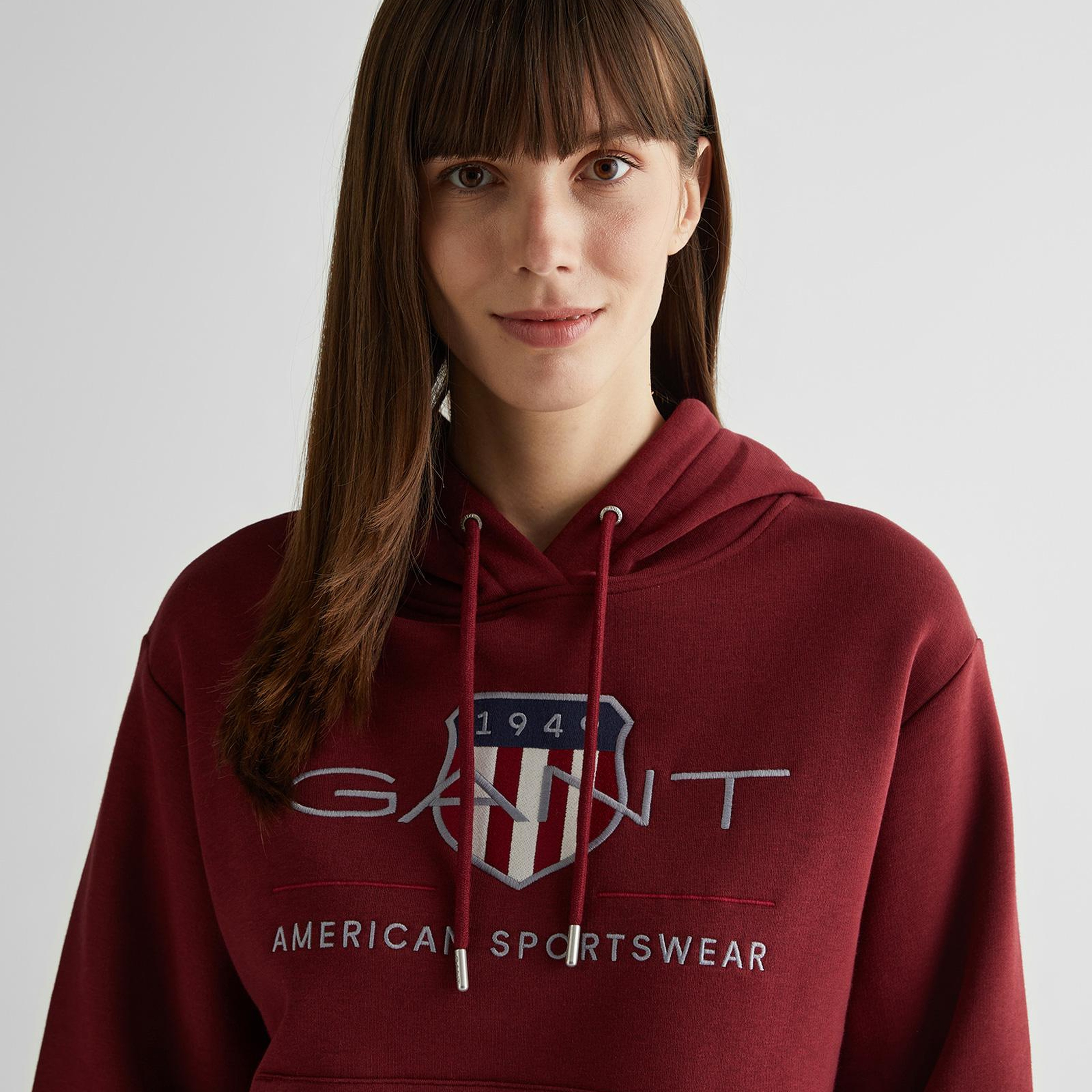 GANT Kadın Bordo Relaxed Fit Kapüşonlu Logolu Sweatshirt
