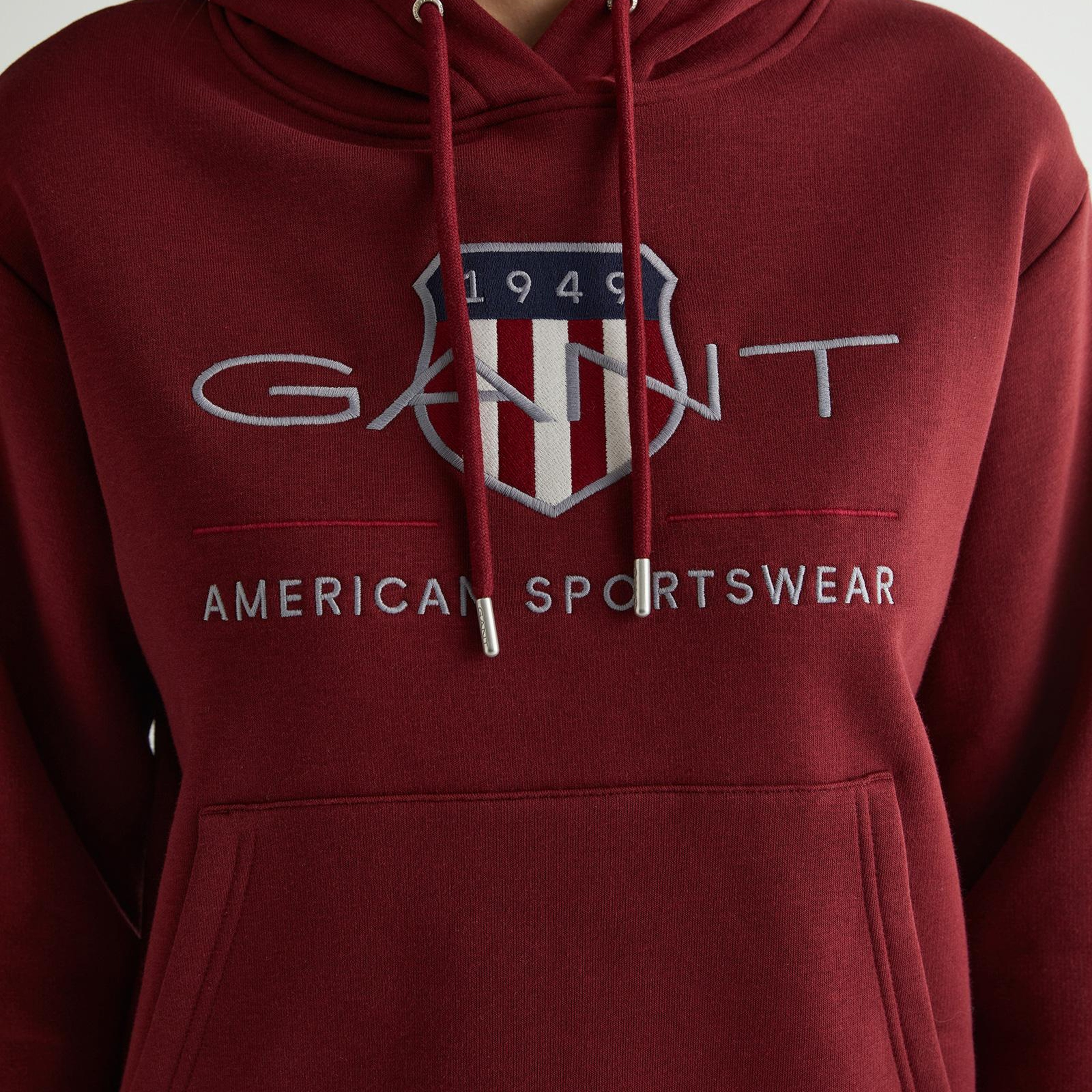 GANT Kadın Bordo Relaxed Fit Kapüşonlu Logolu Sweatshirt