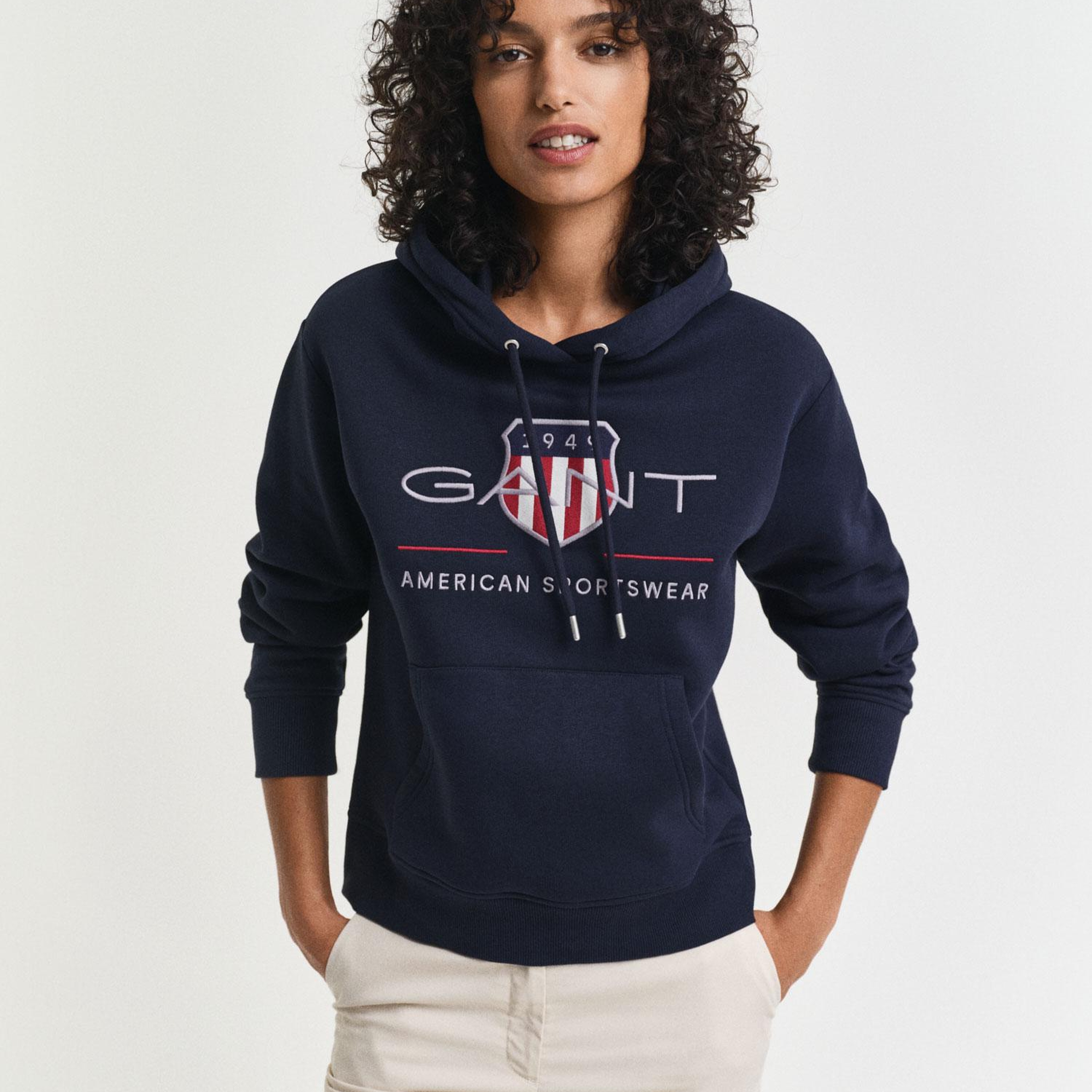 GANT Kadın Lacivert Relaxed Fit Kapüşonlu Logolu Sweatshirt