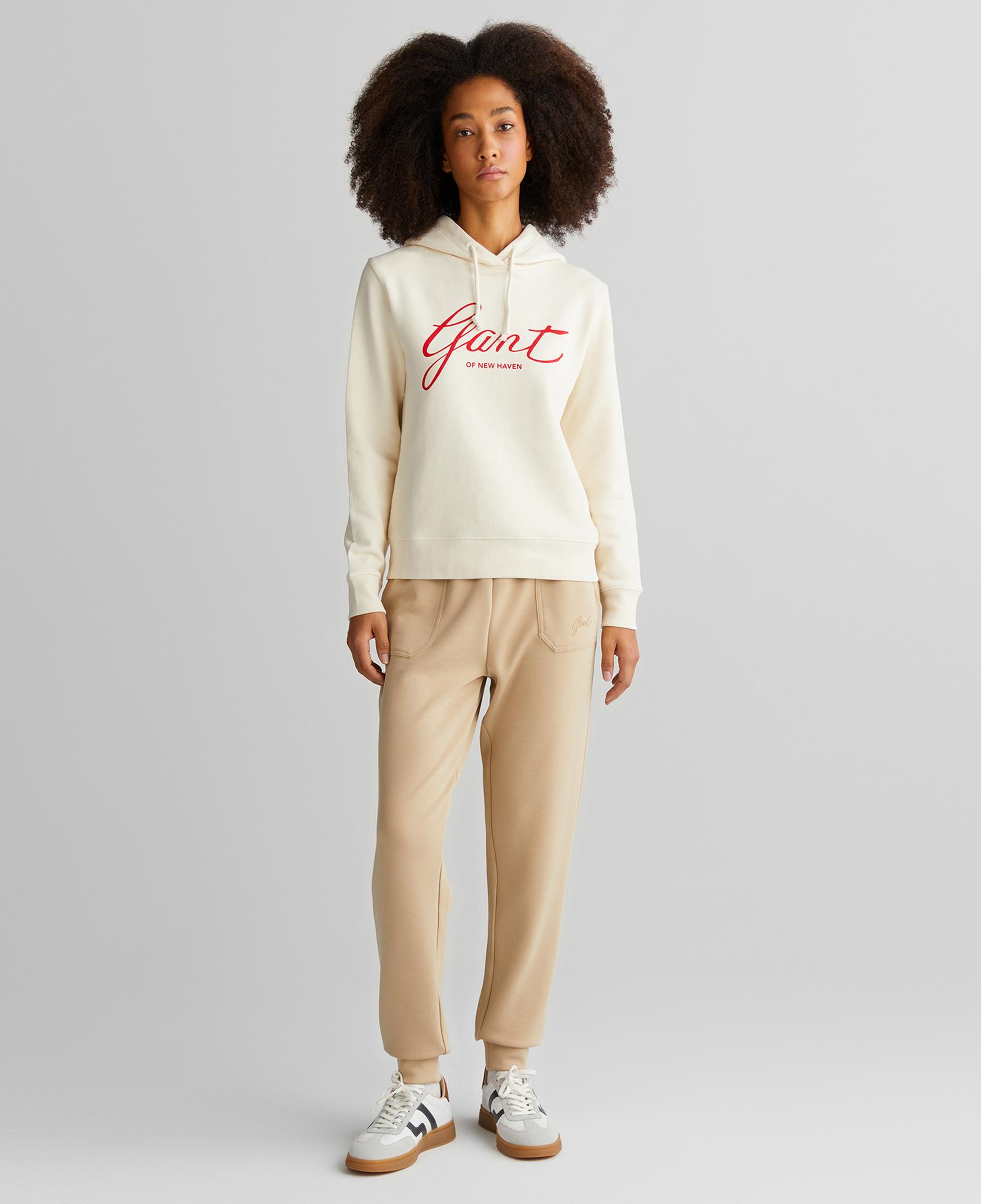 GANT Kadın Krem Relaxed Fit Kapüşonlu Logolu Sweatshirt
