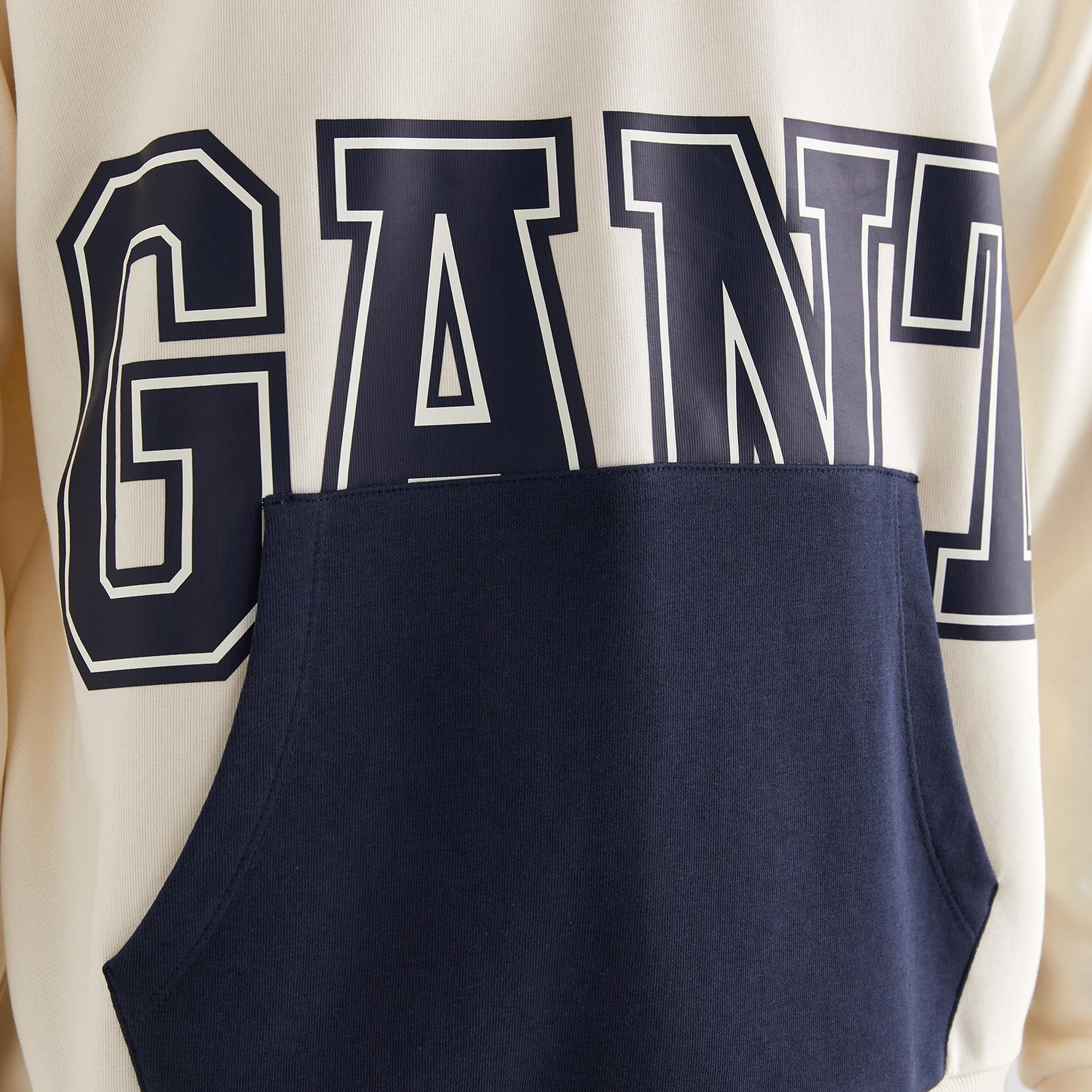GANT Erkek Krem Regular Fit Kapüşonlu Logolu Sweatshirt