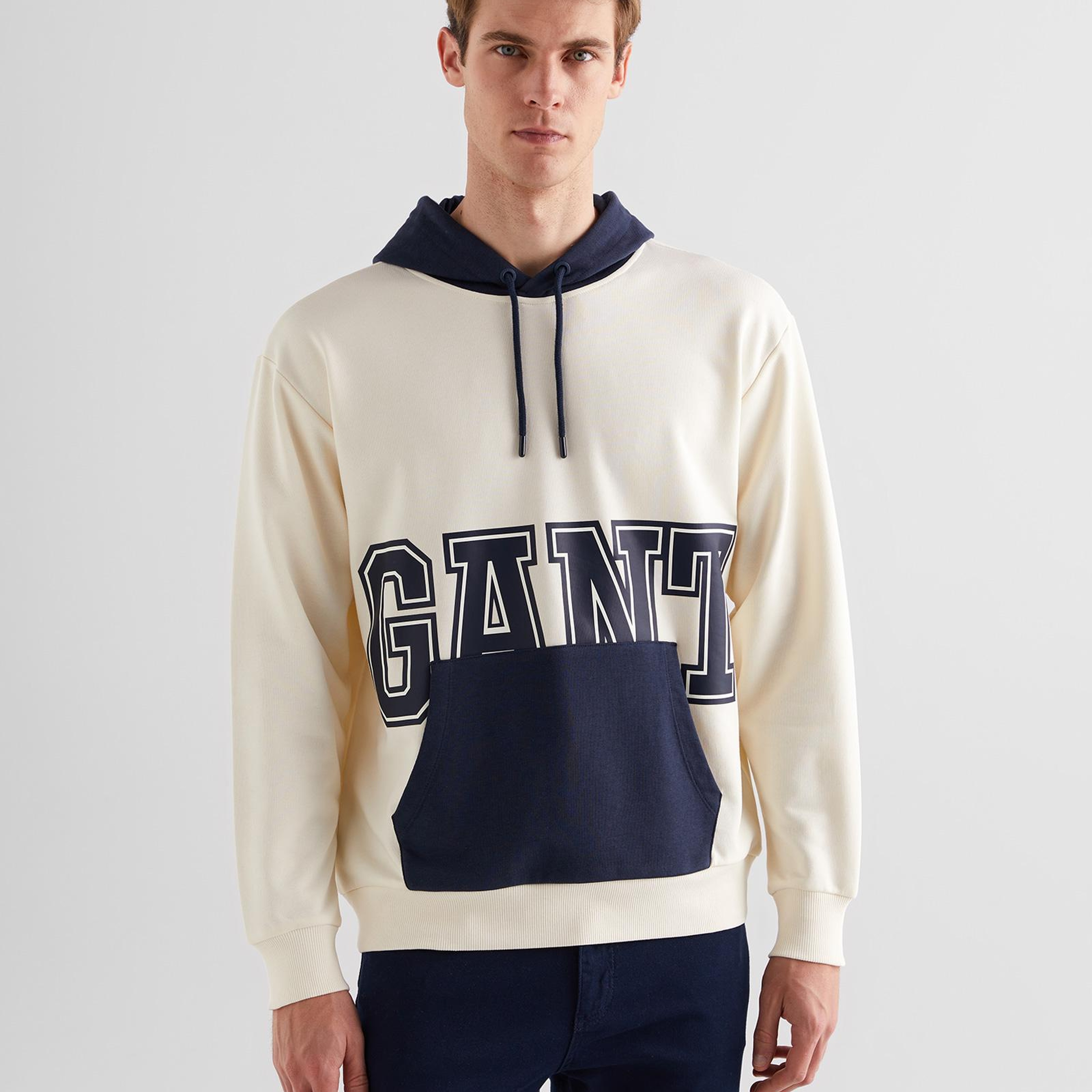 GANT Erkek Krem Regular Fit Kapüşonlu Logolu Sweatshirt