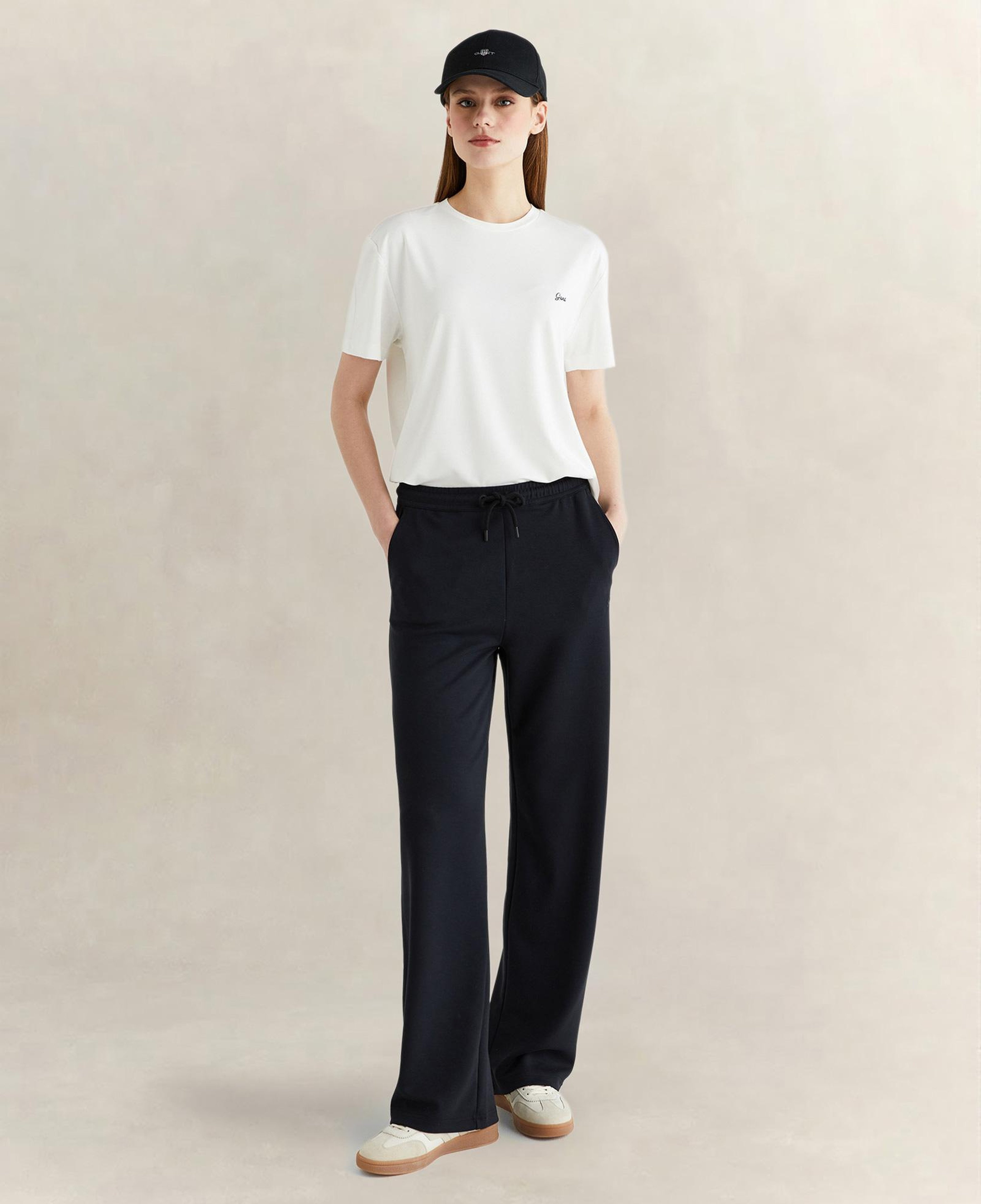 GANT Kadın Beyaz Bisiklet Yaka Regular Fit T-Shirt