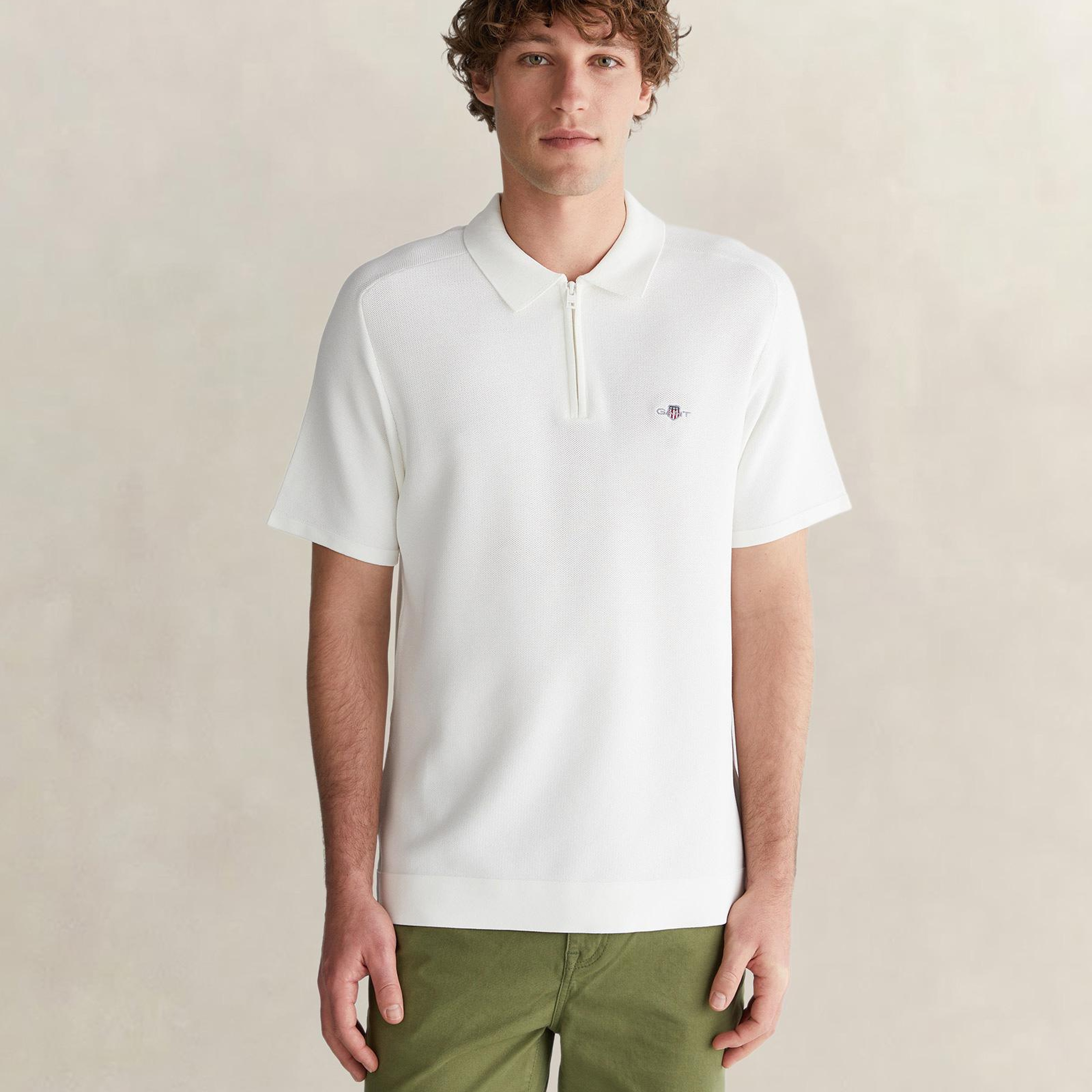 GANT Erkek Beyaz Regular Fit Yarım Fermuarlı Kısa Kollu T-Shirt