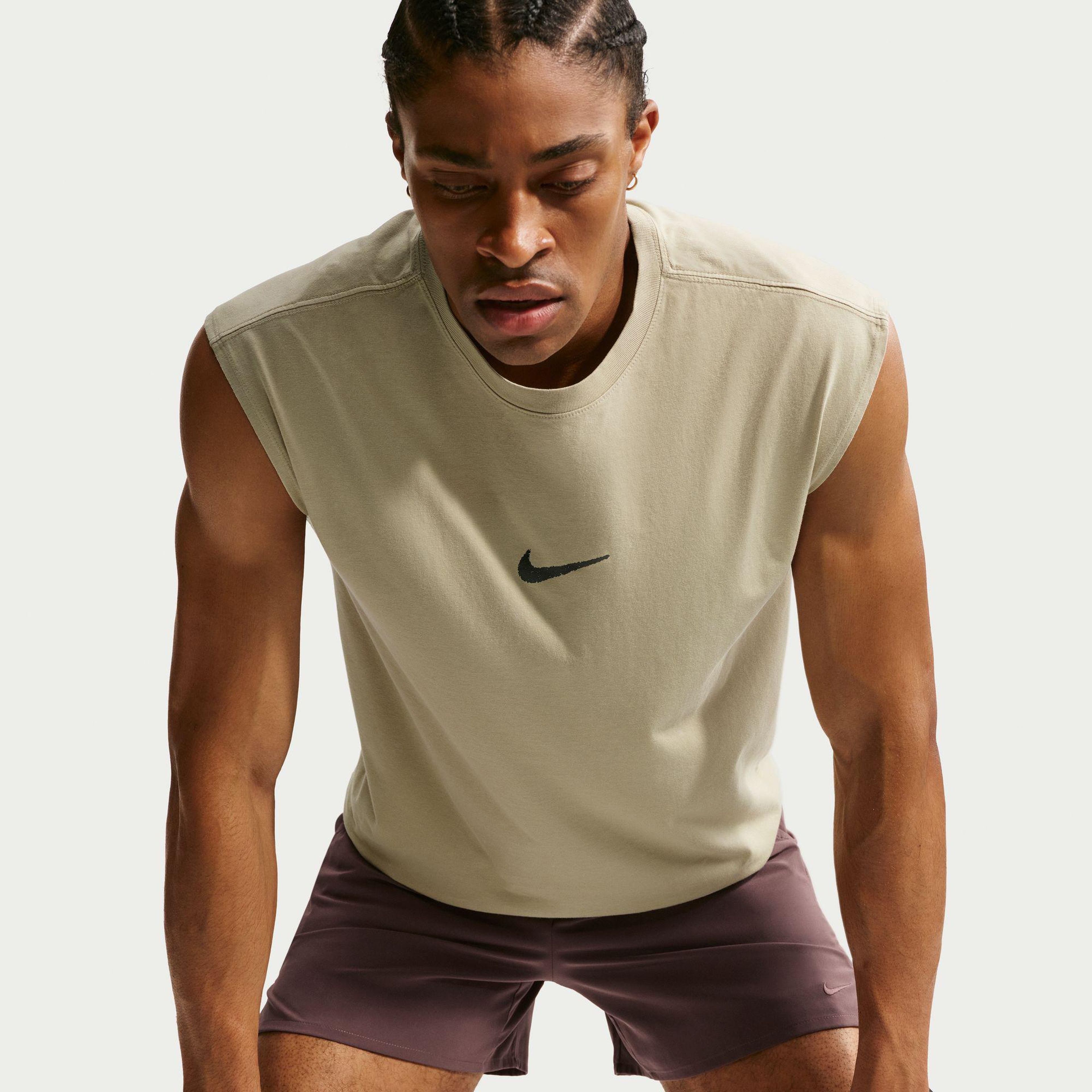 Nike Training Erkek Bej Kolsuz T-Shirt