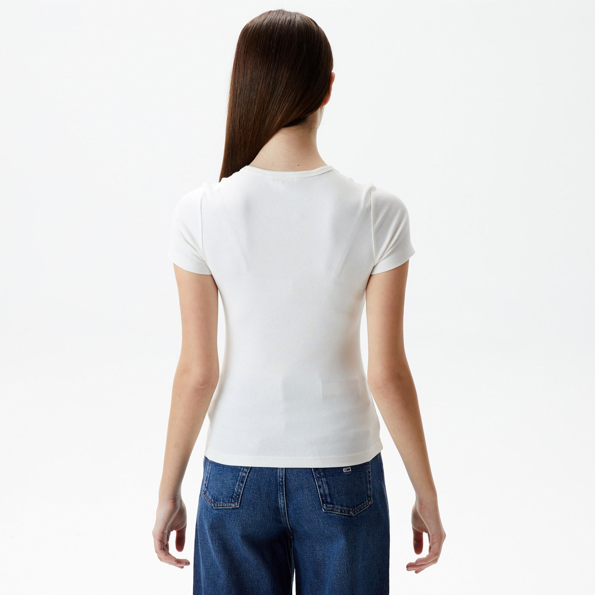 Tommy Jeans Slim Badge Rib Kadın Beyaz T-Shirt