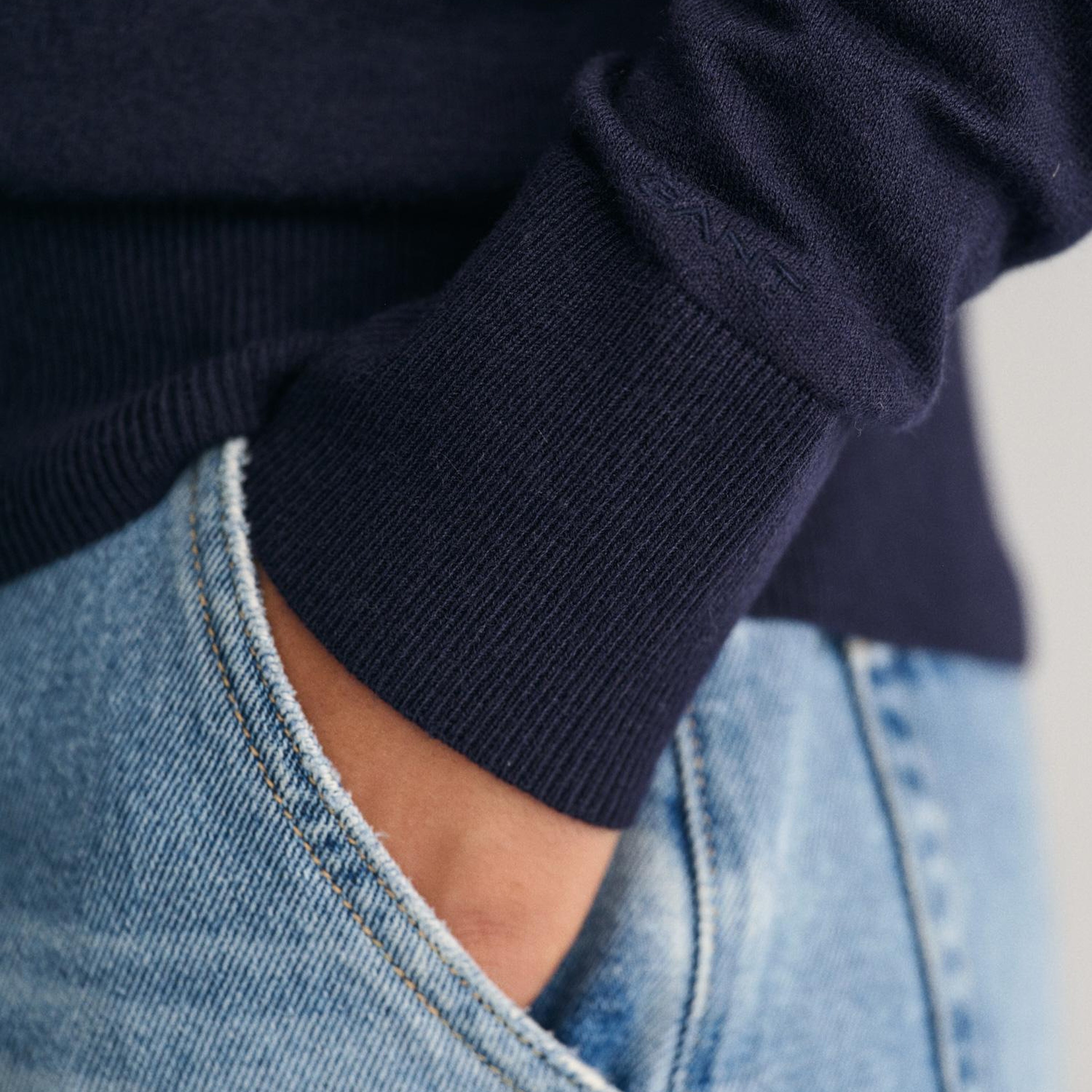 GANT Kadın Lacivert Regular Fit V Yaka Kazak