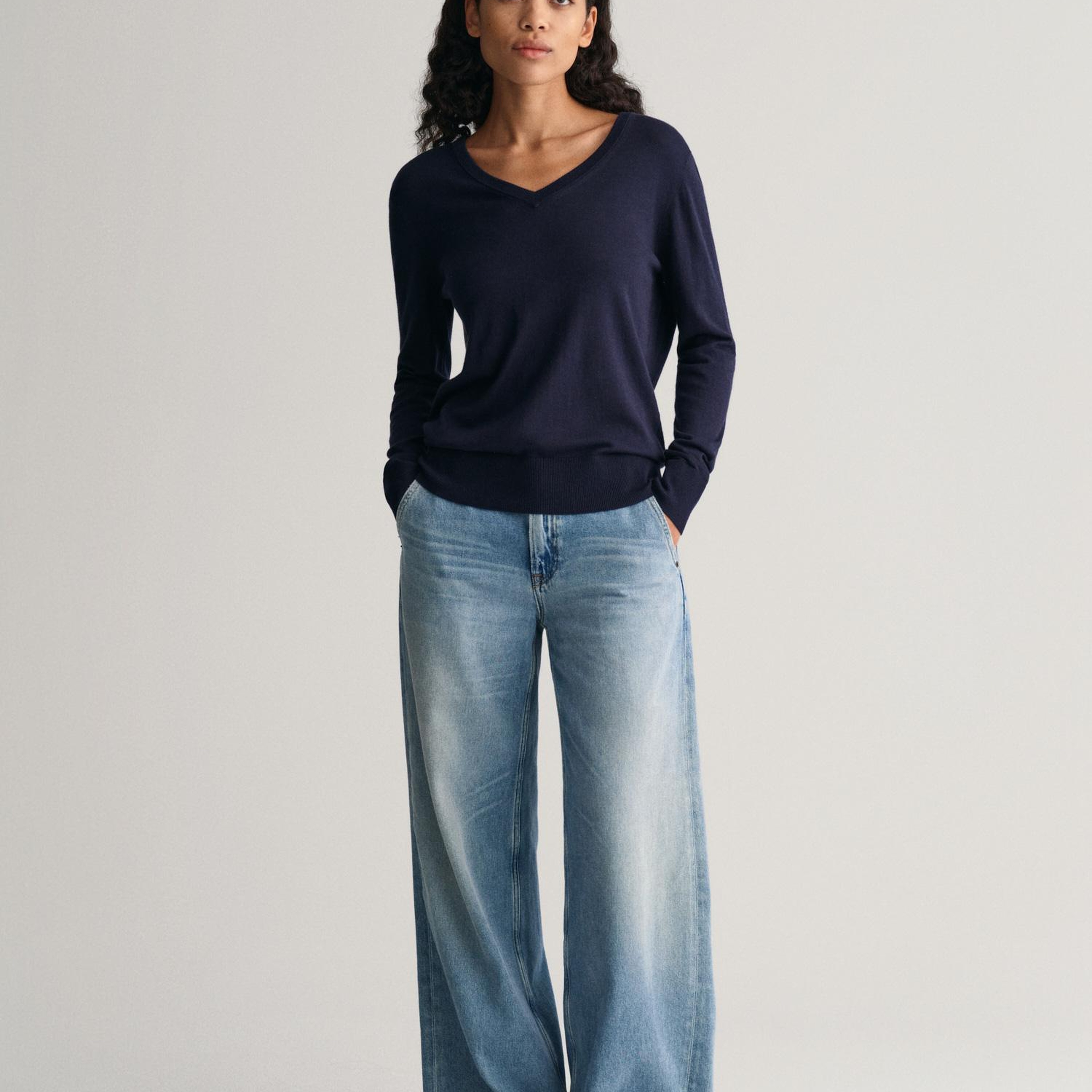 GANT Kadın Lacivert Regular Fit V Yaka Kazak