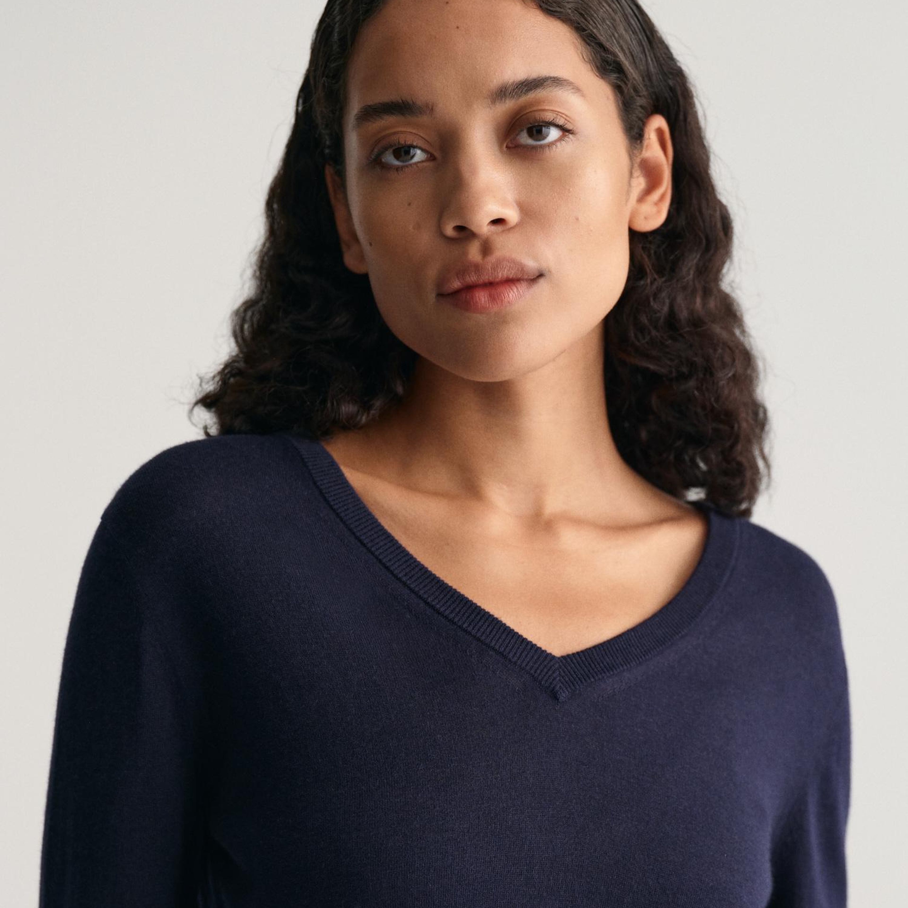 GANT Kadın Lacivert Regular Fit V Yaka Kazak